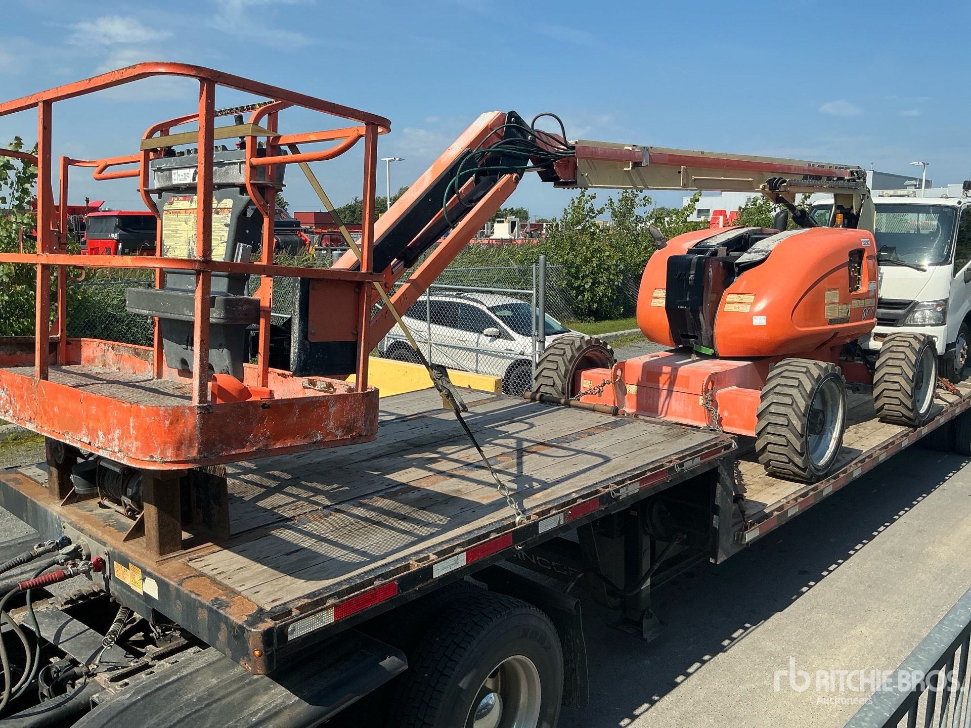 2013 JLG 600AJ