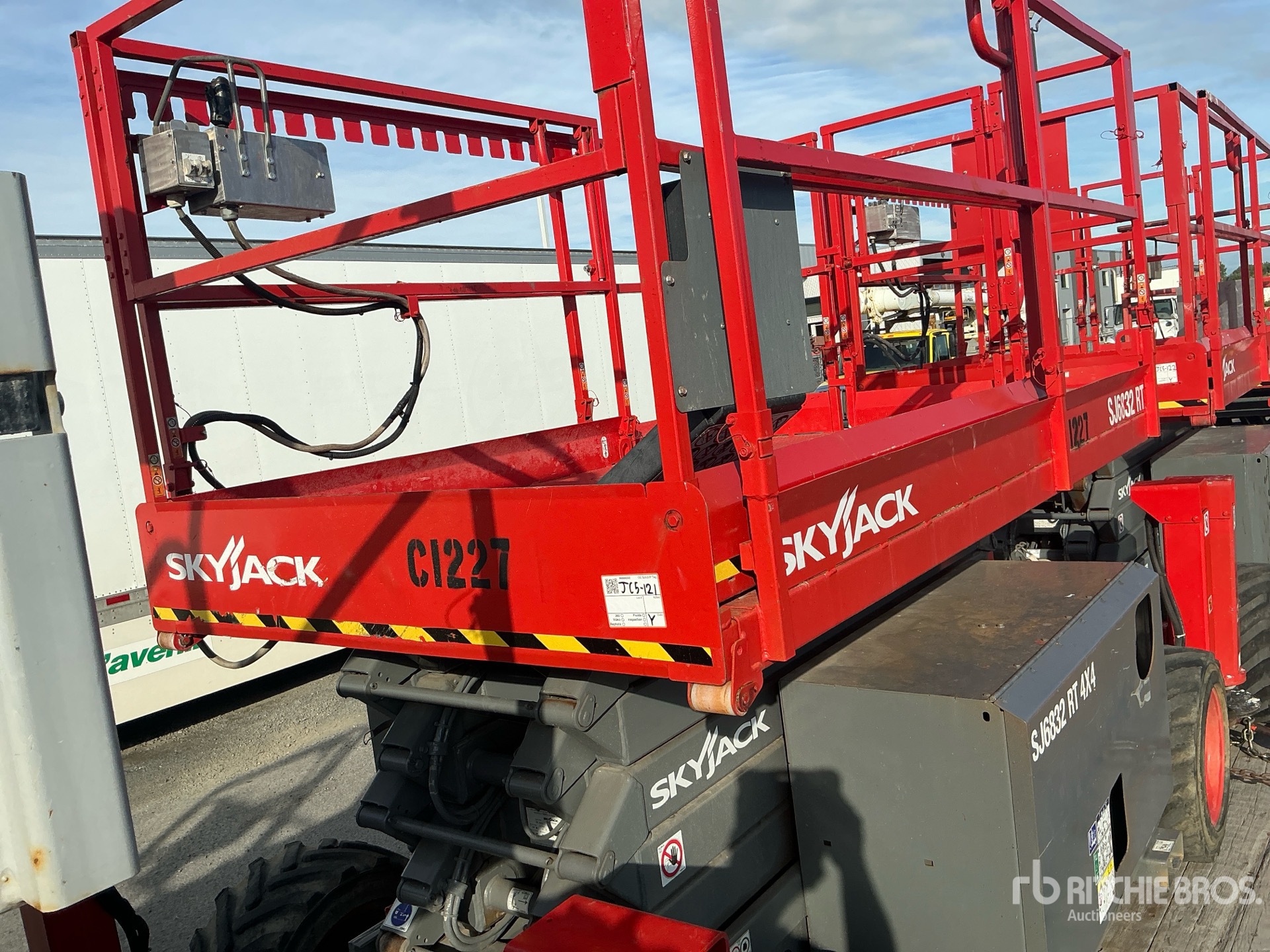 2018 Skyjack SJ6832RT