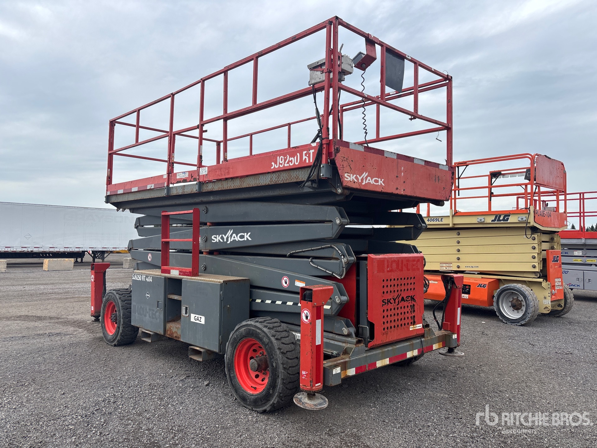 2017 Skyjack SJ9250RT