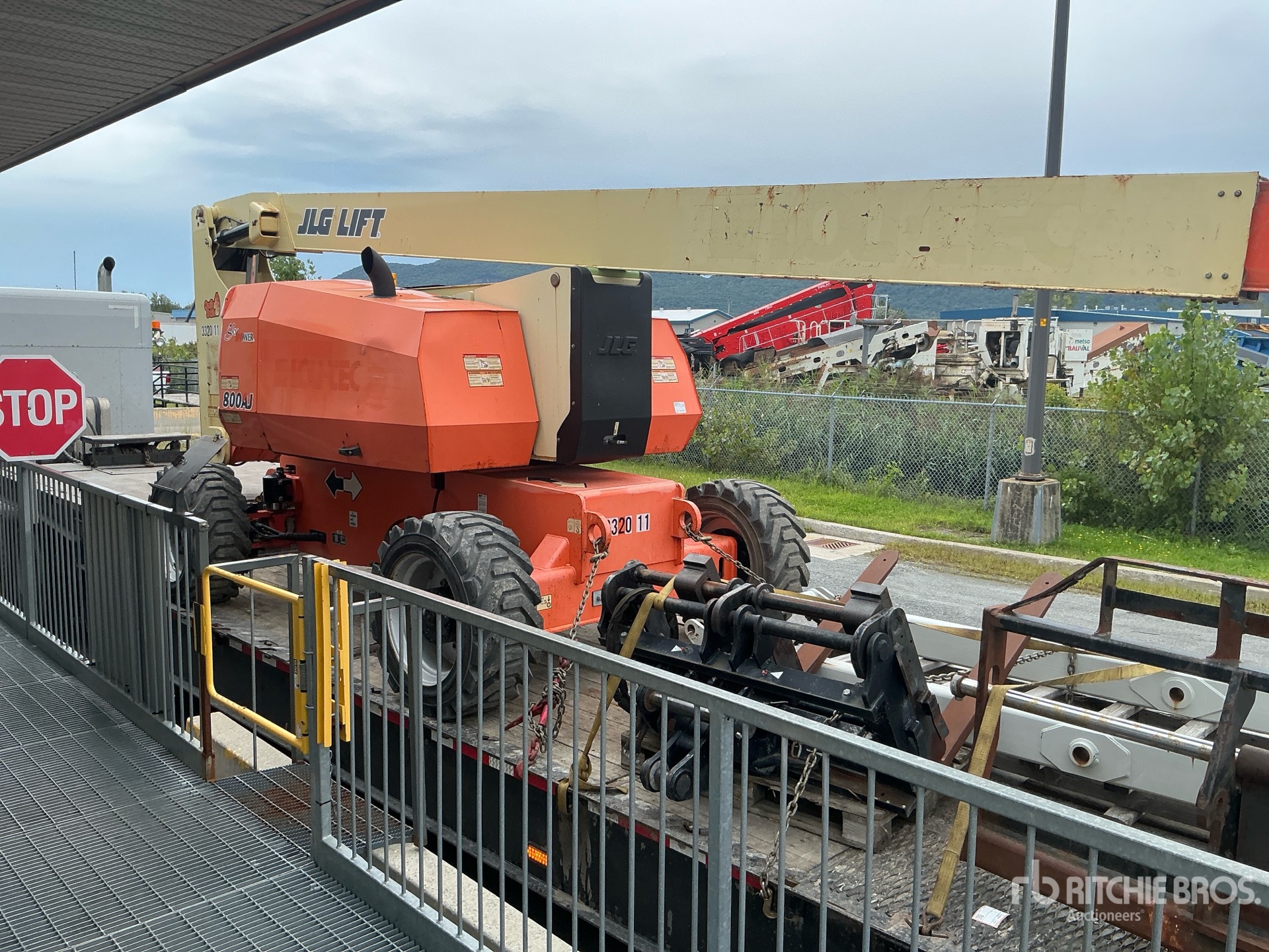 2014 JLG 800 AJ