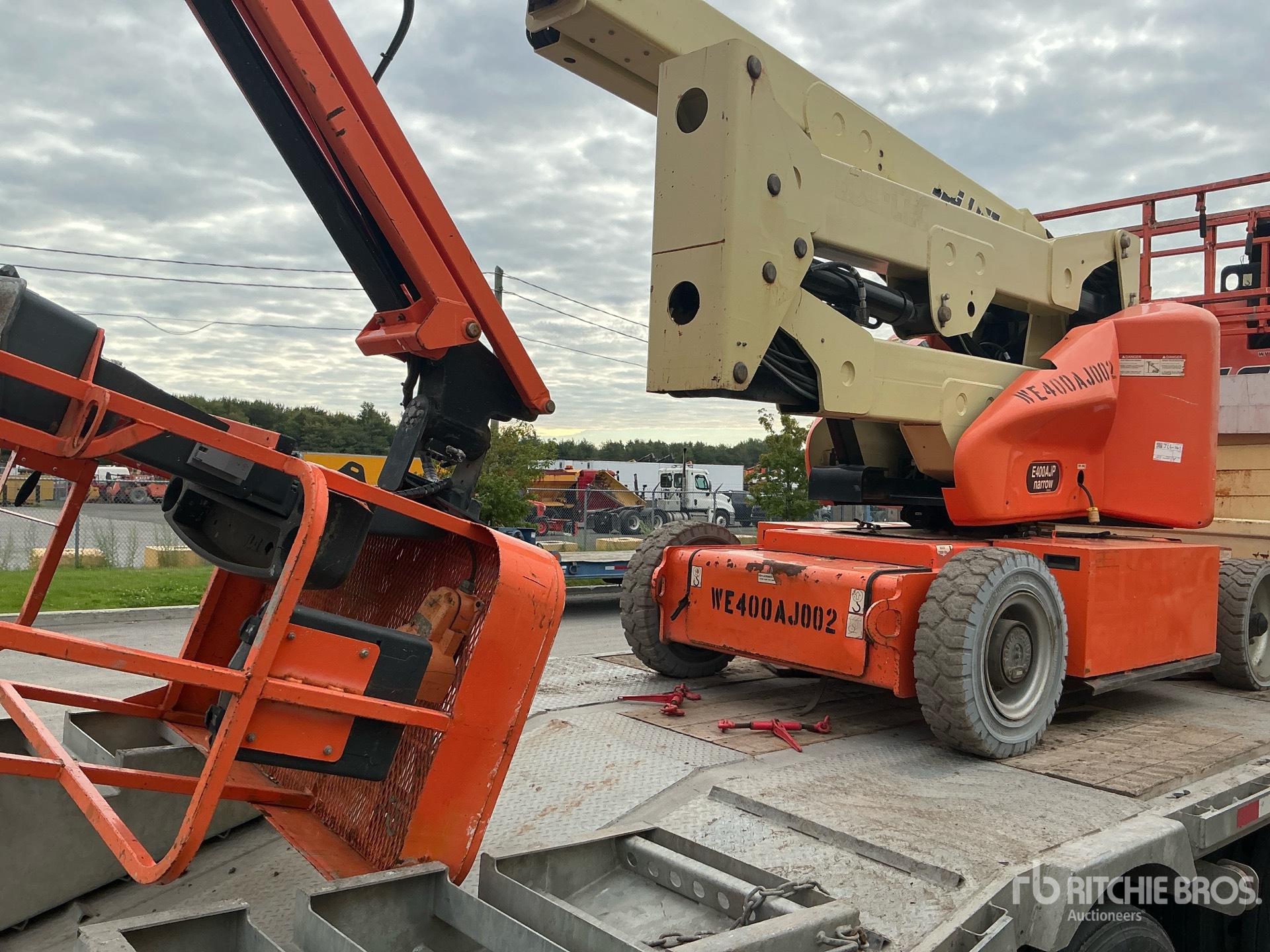 2014 JLG E400AJPN