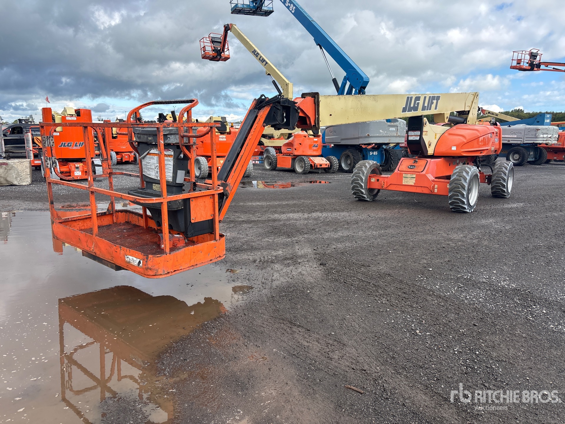 Photo of 2016 JLG E600JP