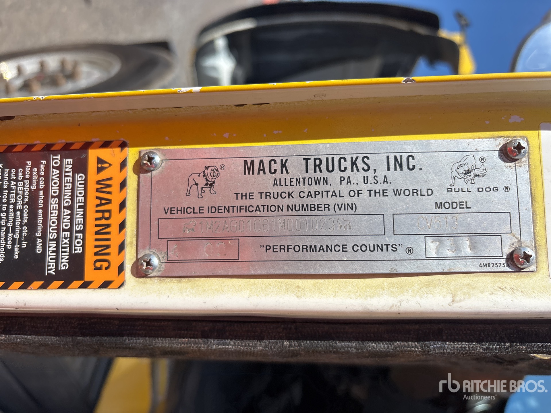 2001 Mack CV513