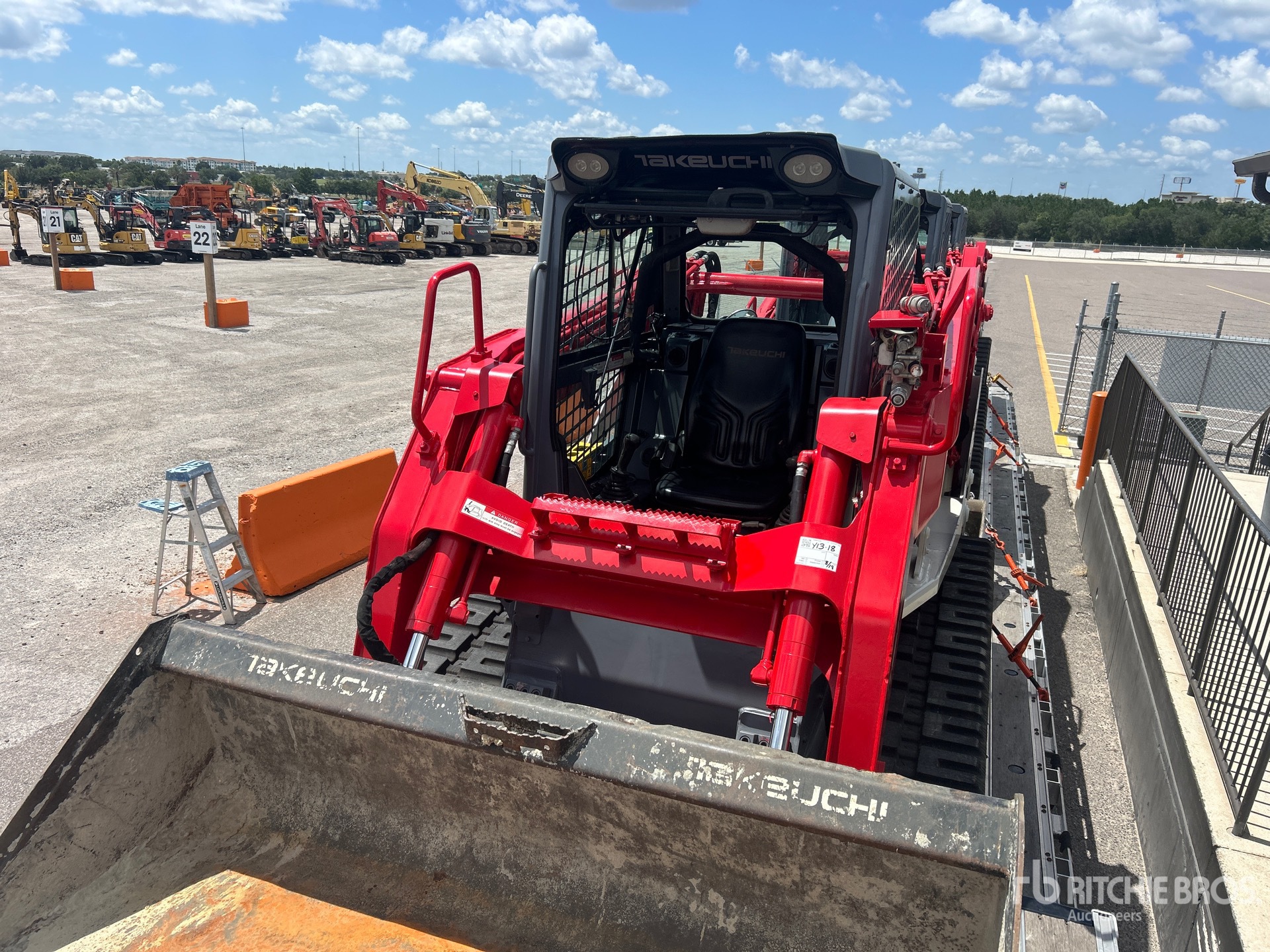 Photo of 2016 Takeuchi TL12V2