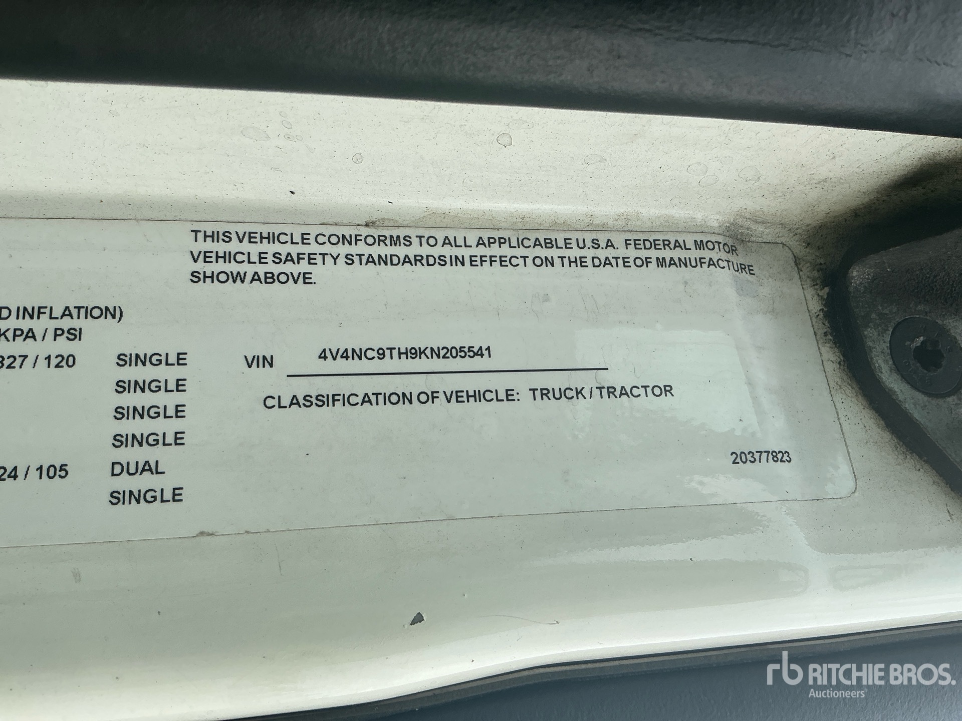 2019 Volvo VNL