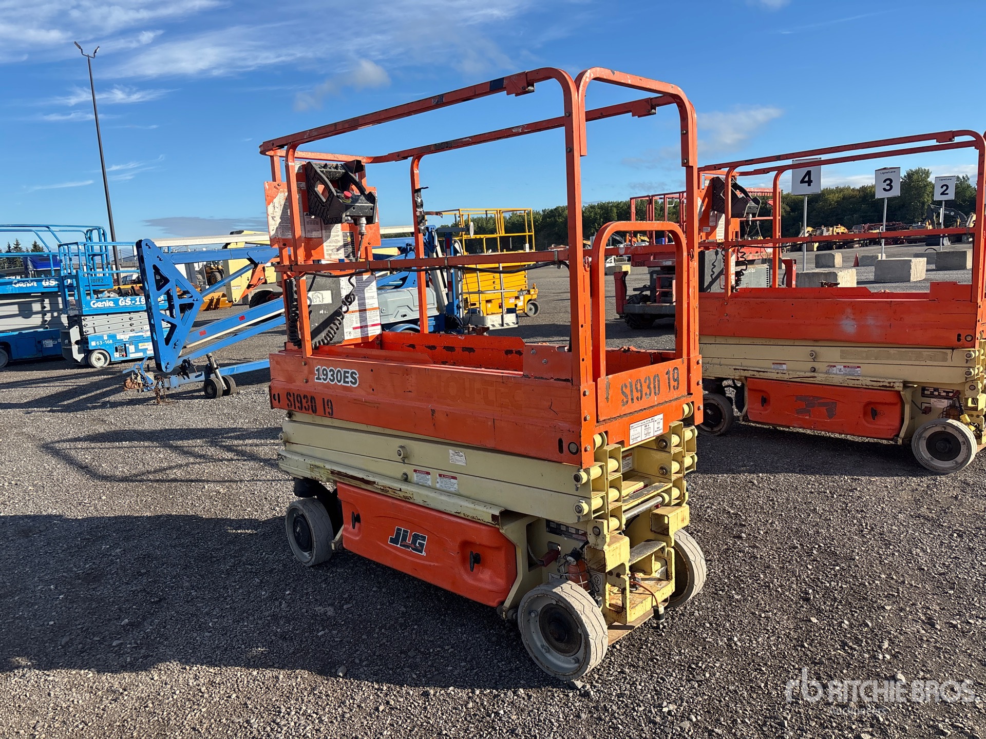 2015 JLG 1930ES