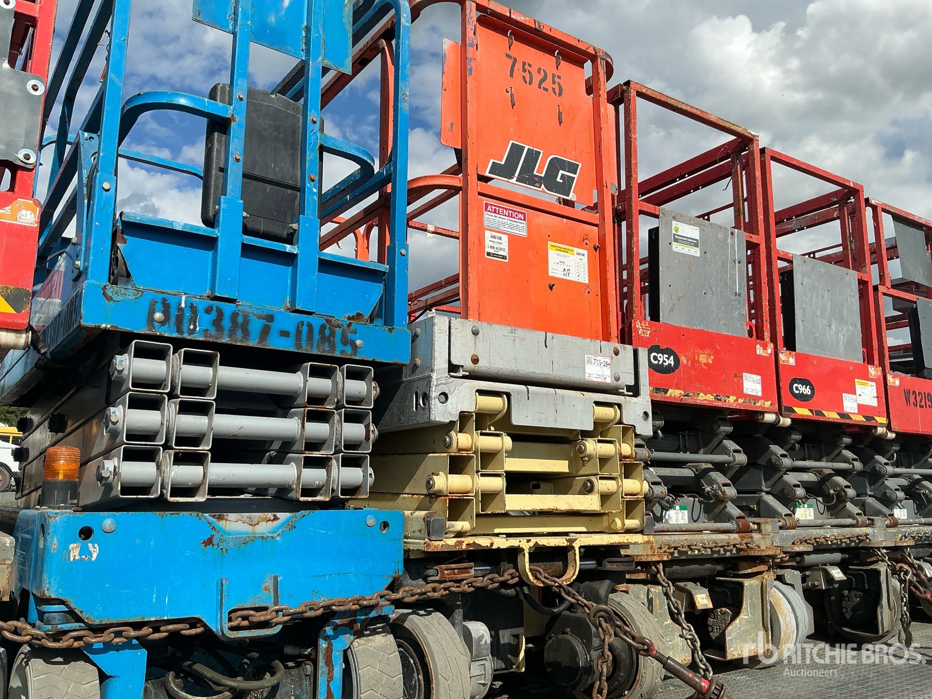 2014 JLG 1930 ES