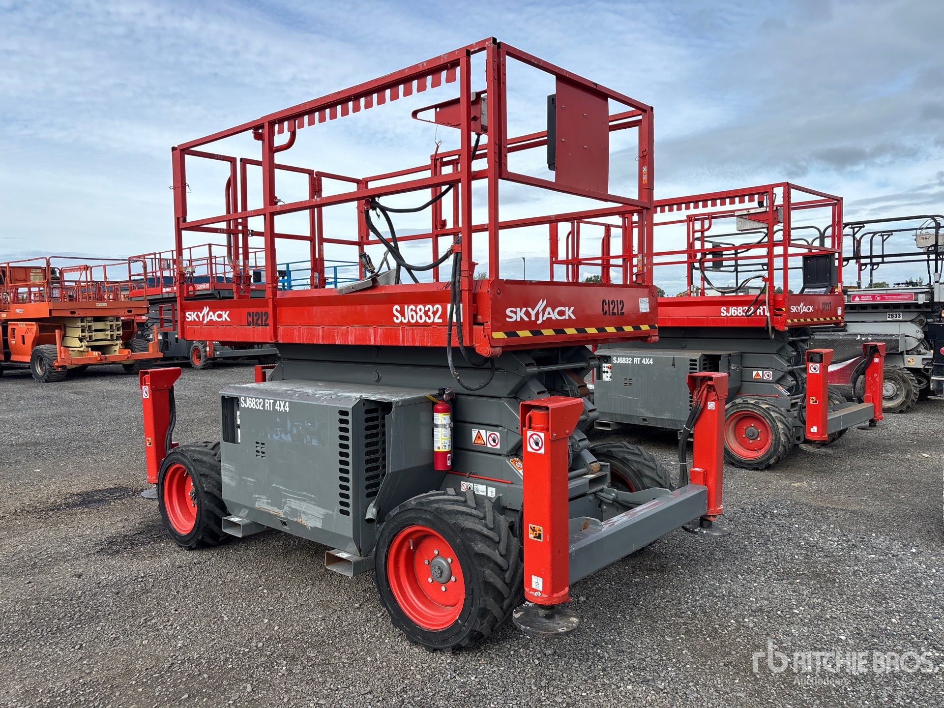 2018 Skyjack SJ6832RT