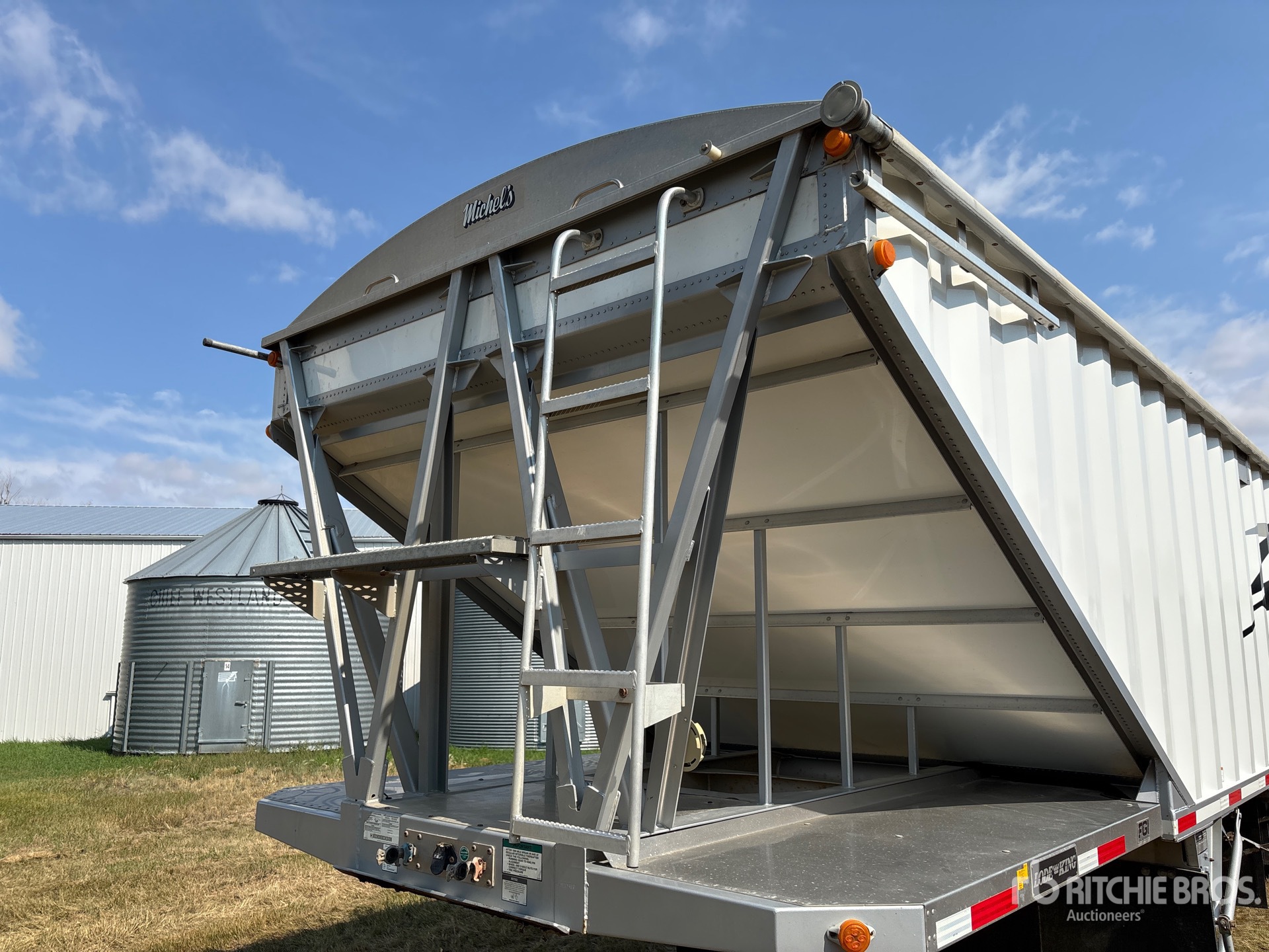 2012 Load King  35 FT T/A