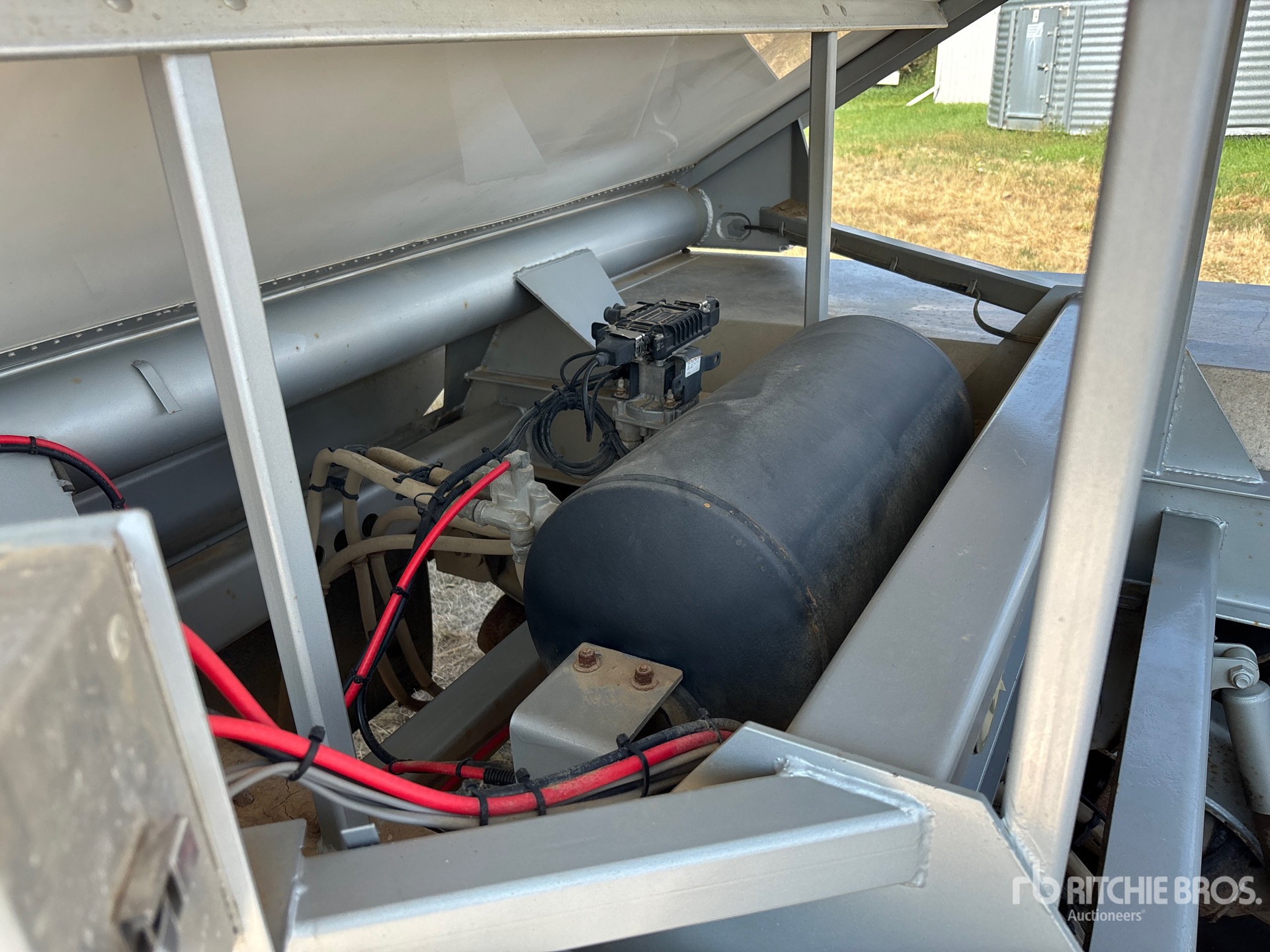 2012 Load King  35 FT T/A