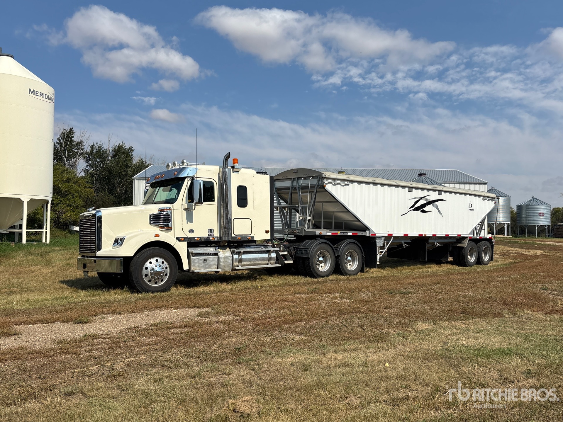 2016 Freightliner 122SD