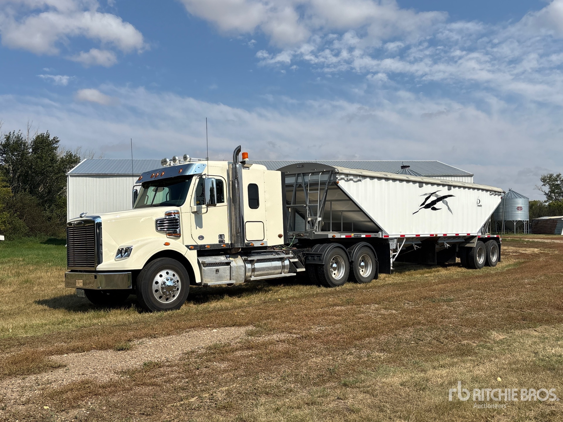 2016 Freightliner 122SD