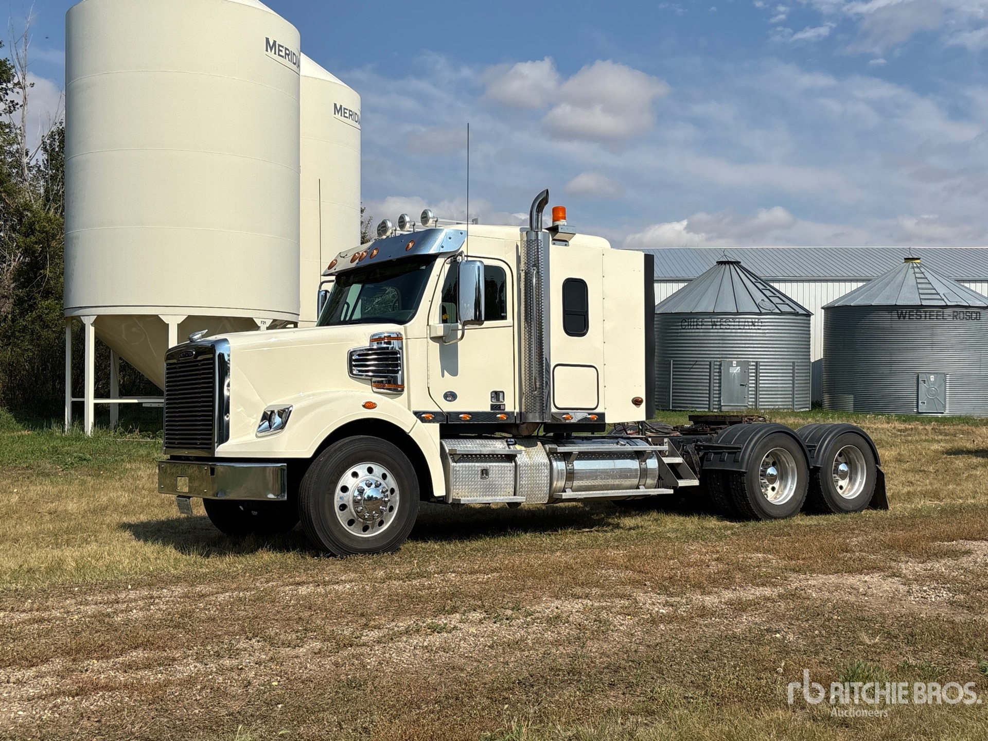 2016 Freightliner 122SD