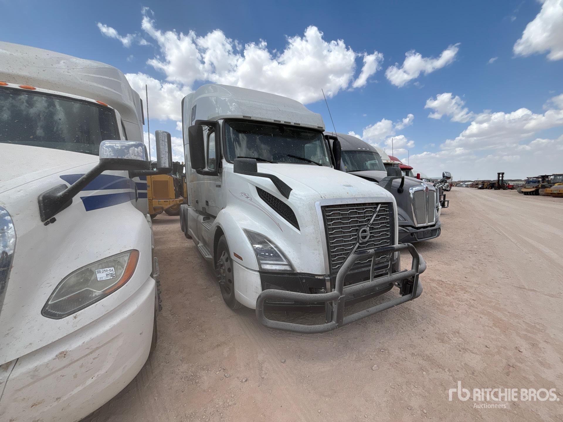 2023 Volvo VNL760