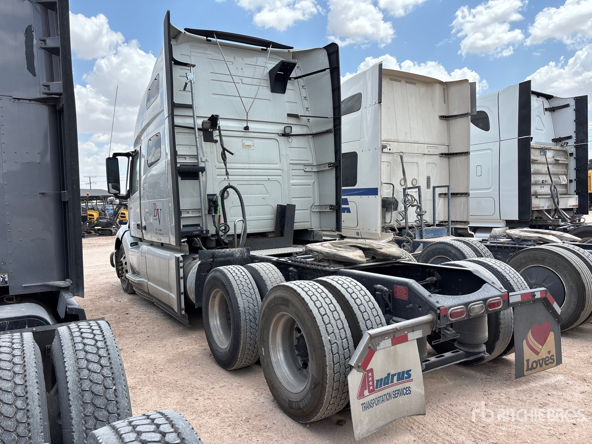 2023 Volvo VNL760