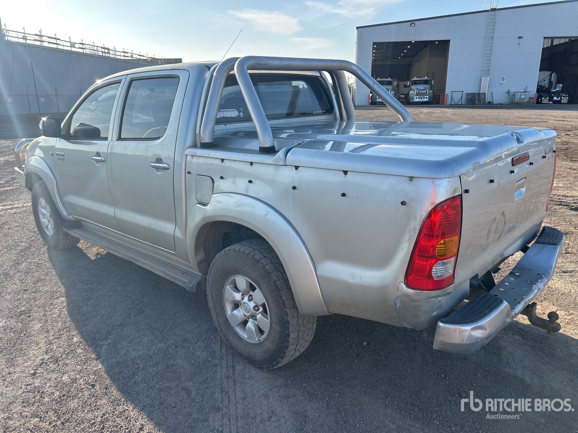 General Appearance with Picture, Right Rear Corner