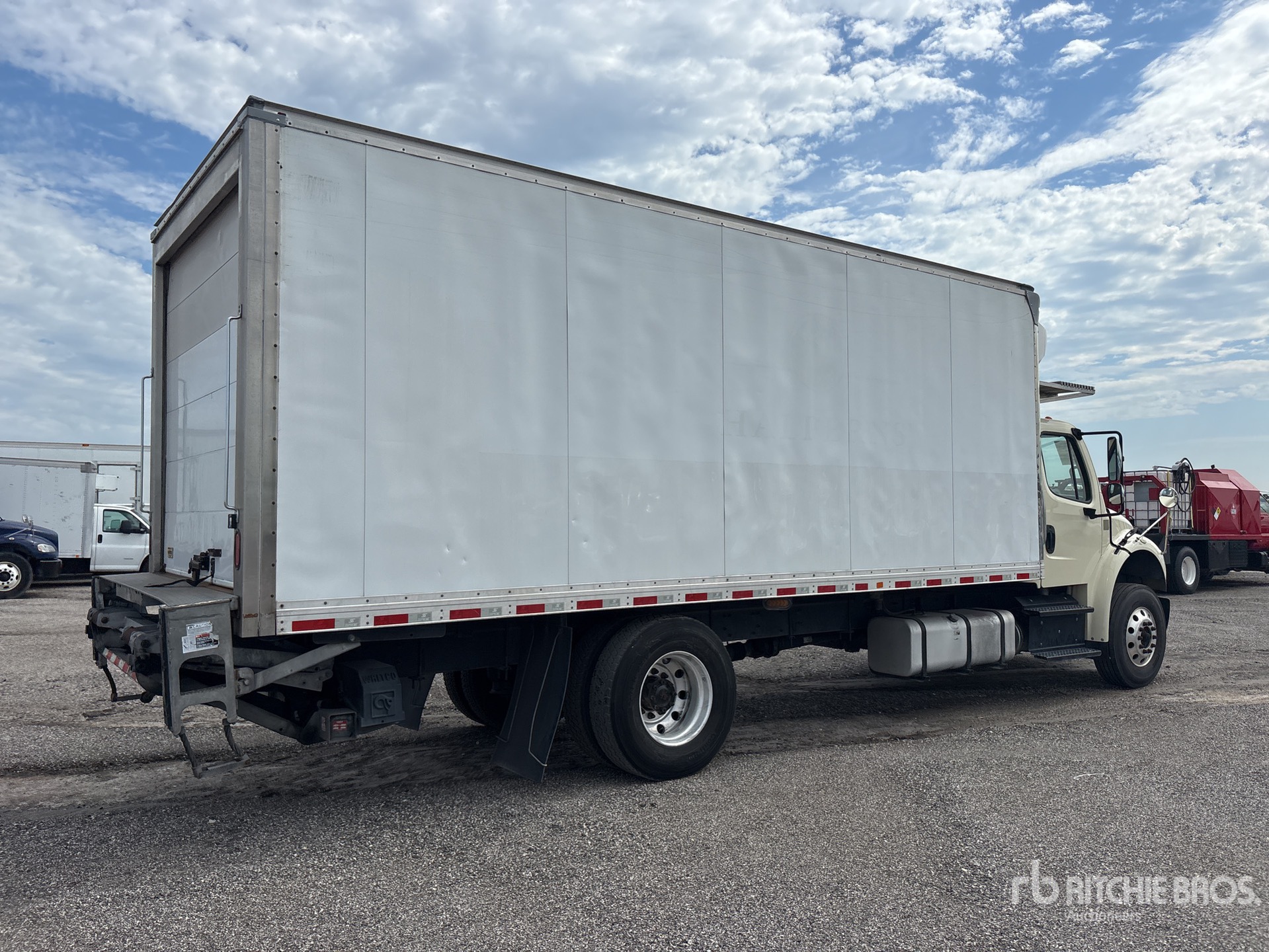 2019 Freightliner M2 106