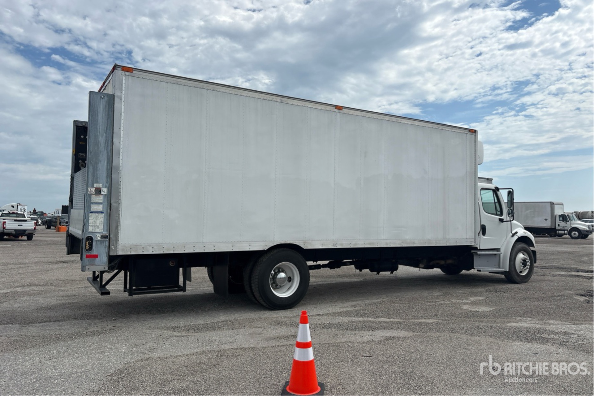 2019 Freightliner M2 106