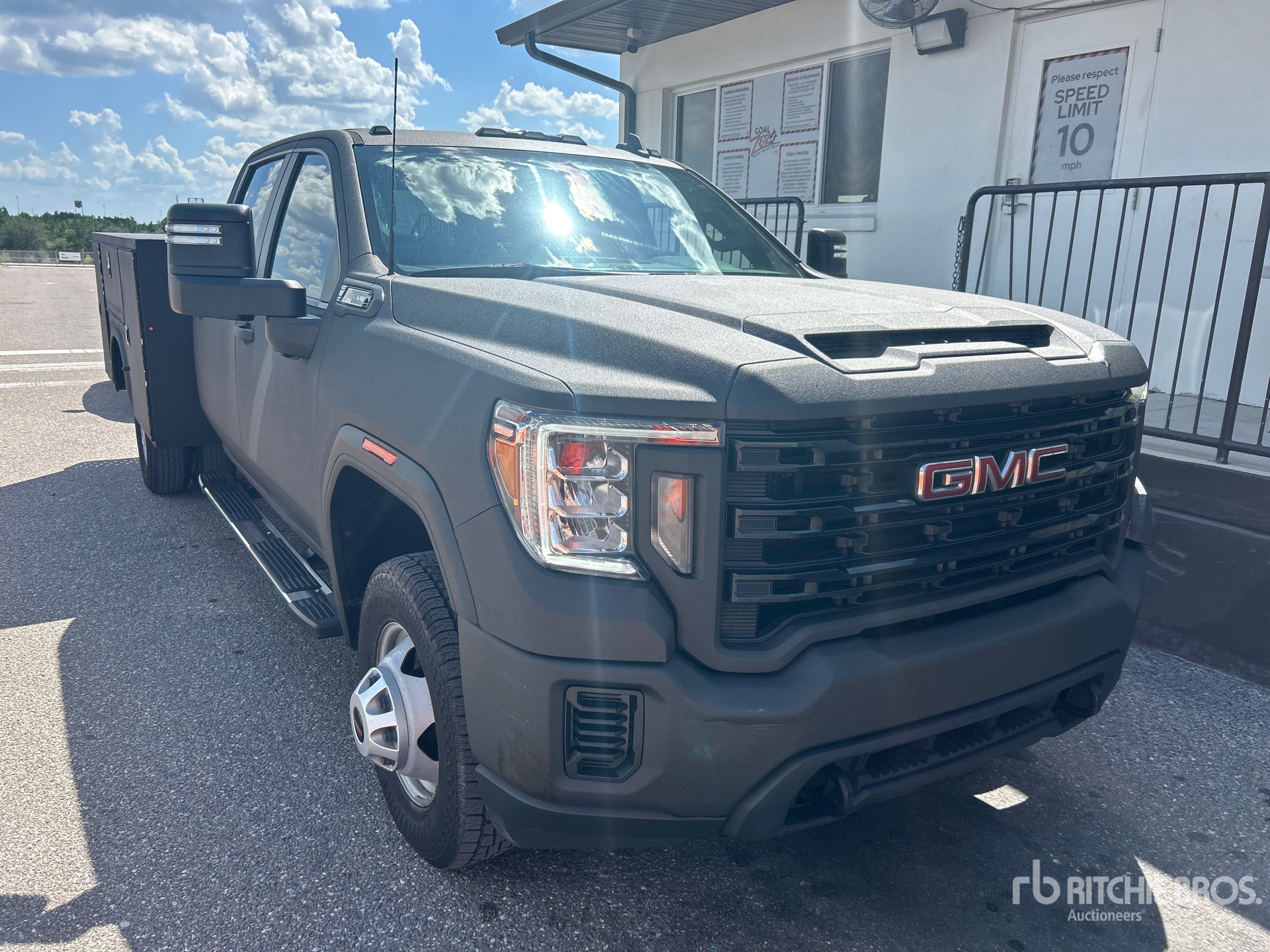 2023 GMC Sierra 3500HD
