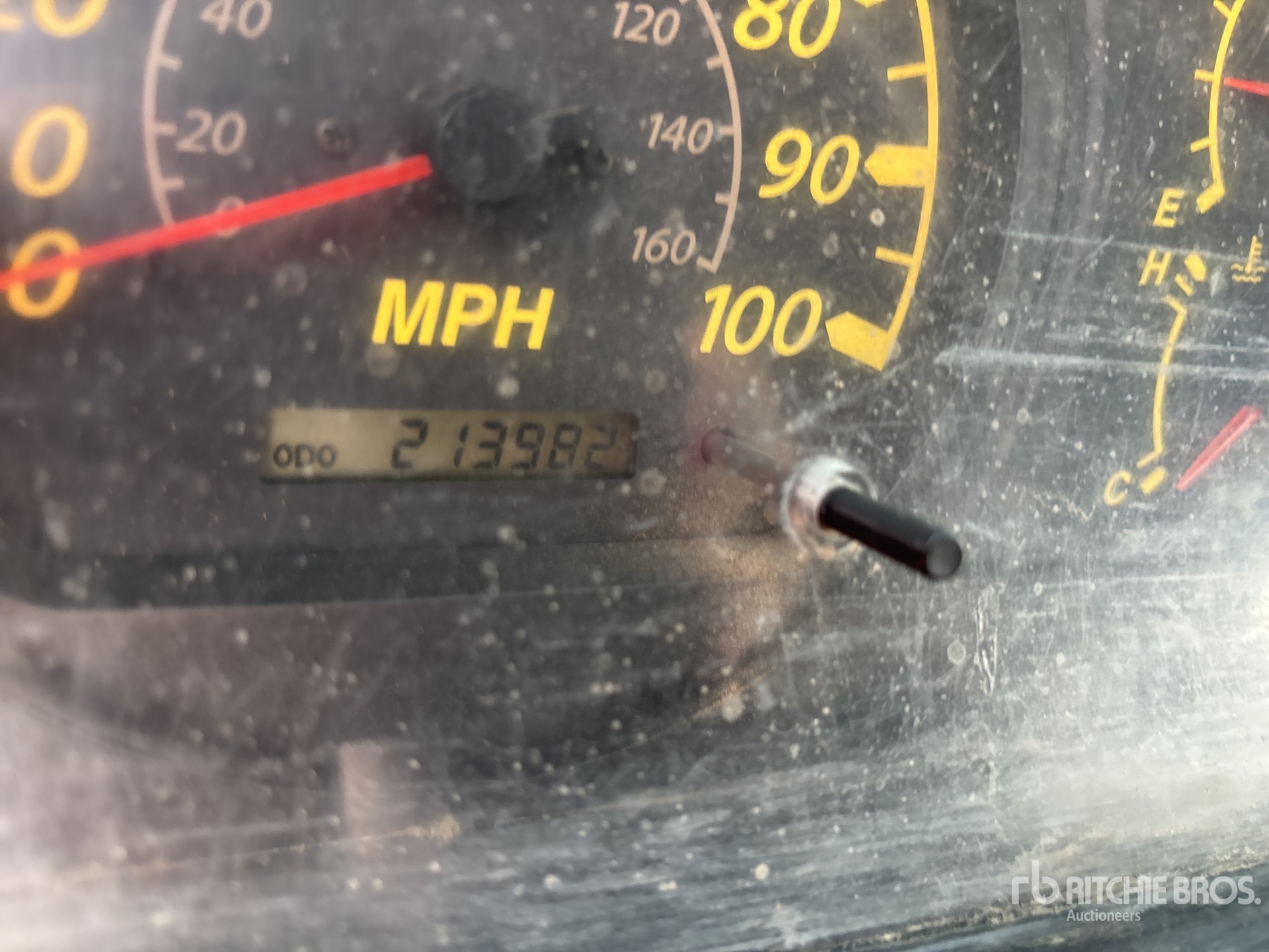 2005 Isuzu NPR