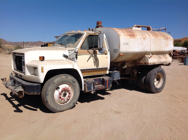 1986 Ford S/A Water Truck