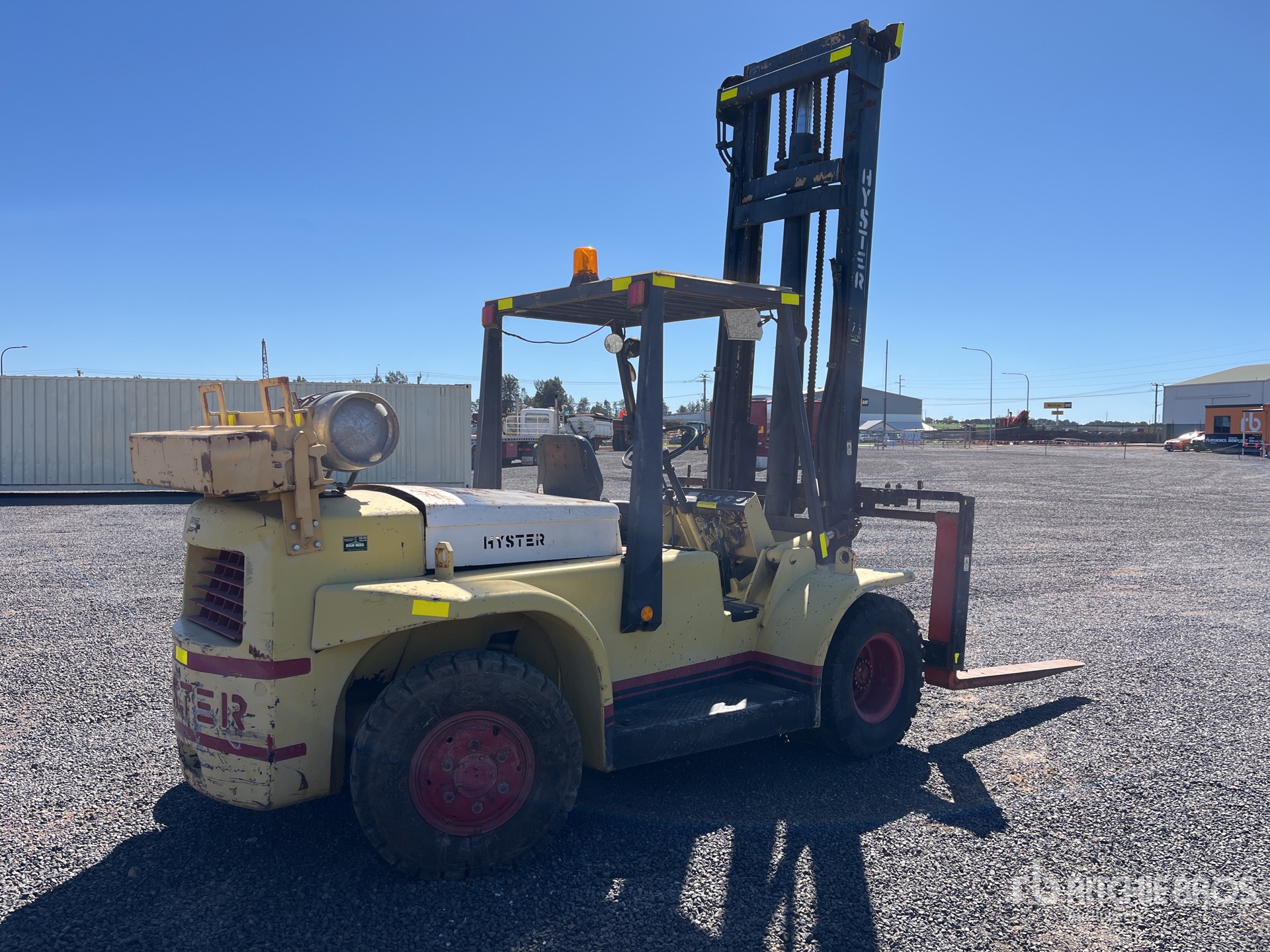 Hyster (INOPERABLE)