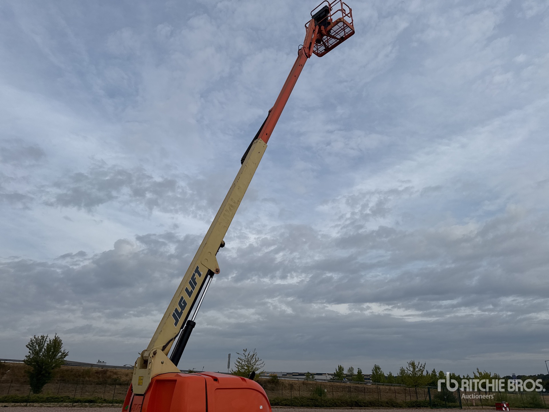 2011 JLG 460SJ