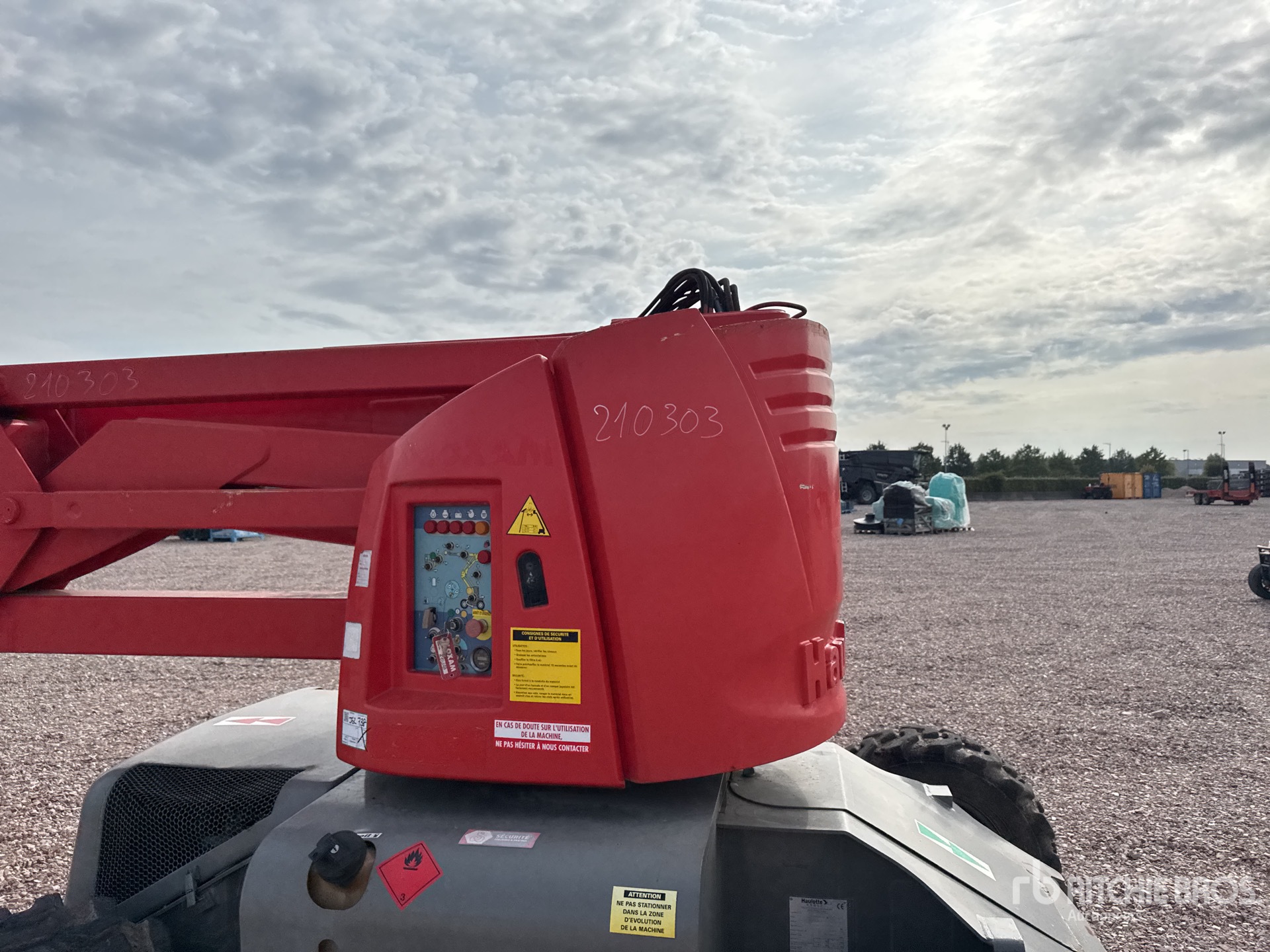 2015 Haulotte HA120PX
