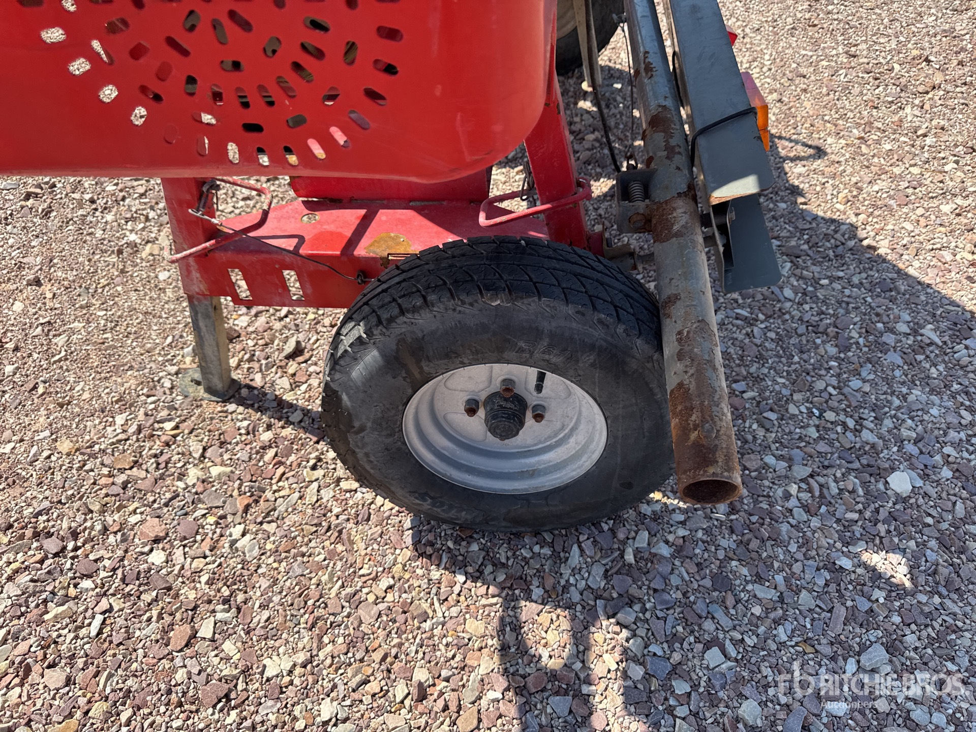 Altrad 300 L BETONNIERE 1 ESSIEU S/A