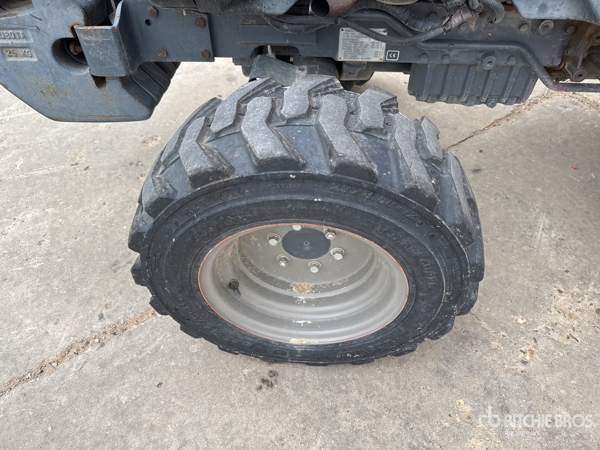 Kubota STV36R