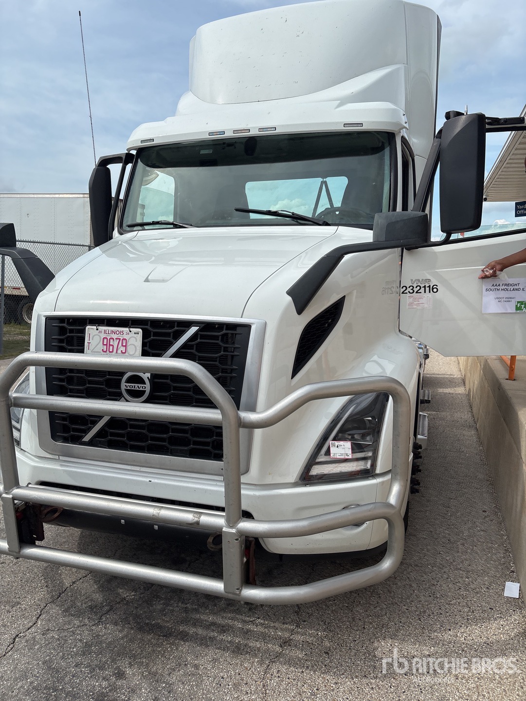 2024 Volvo VNR300