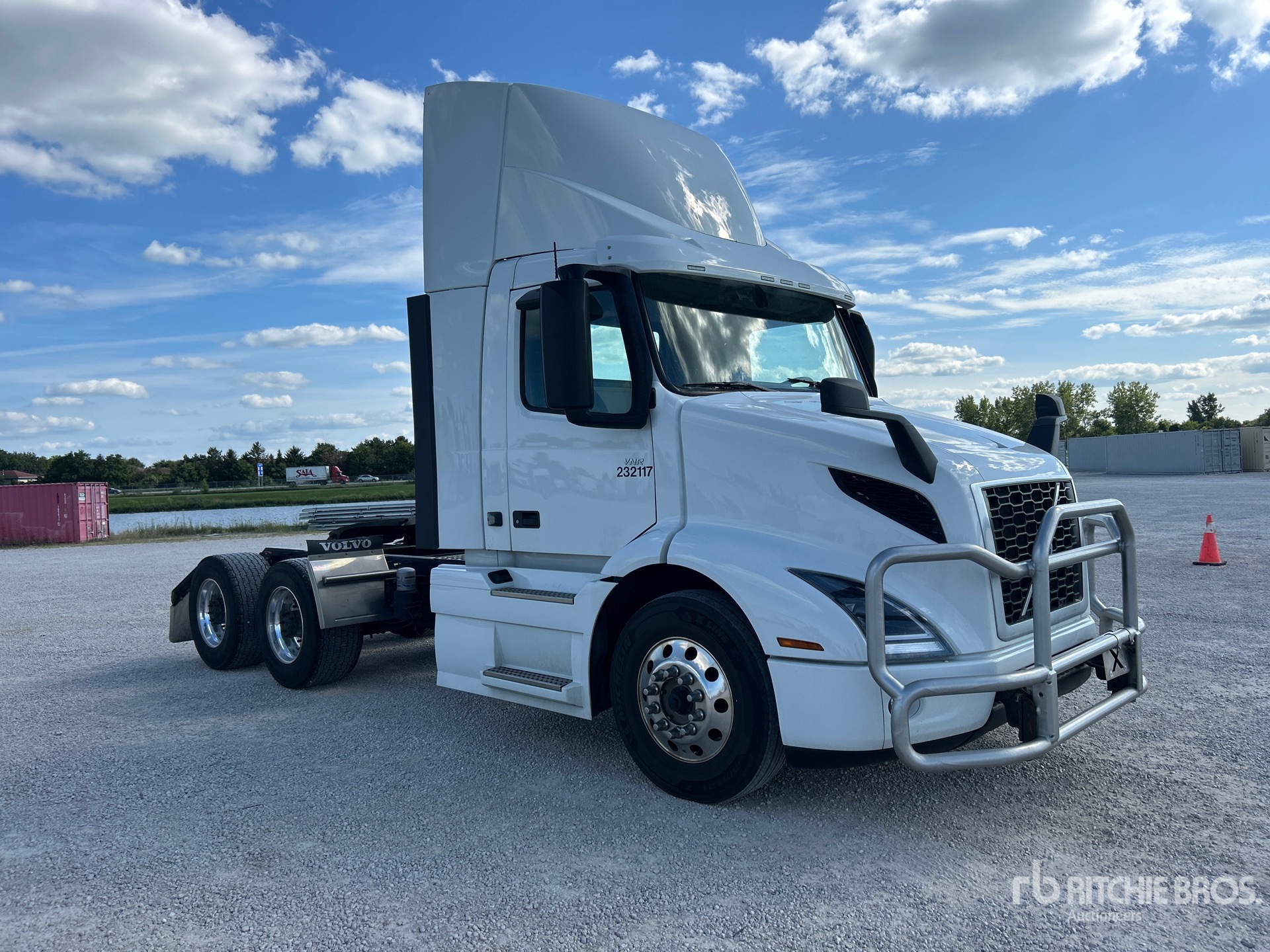 2024 Volvo VNR300