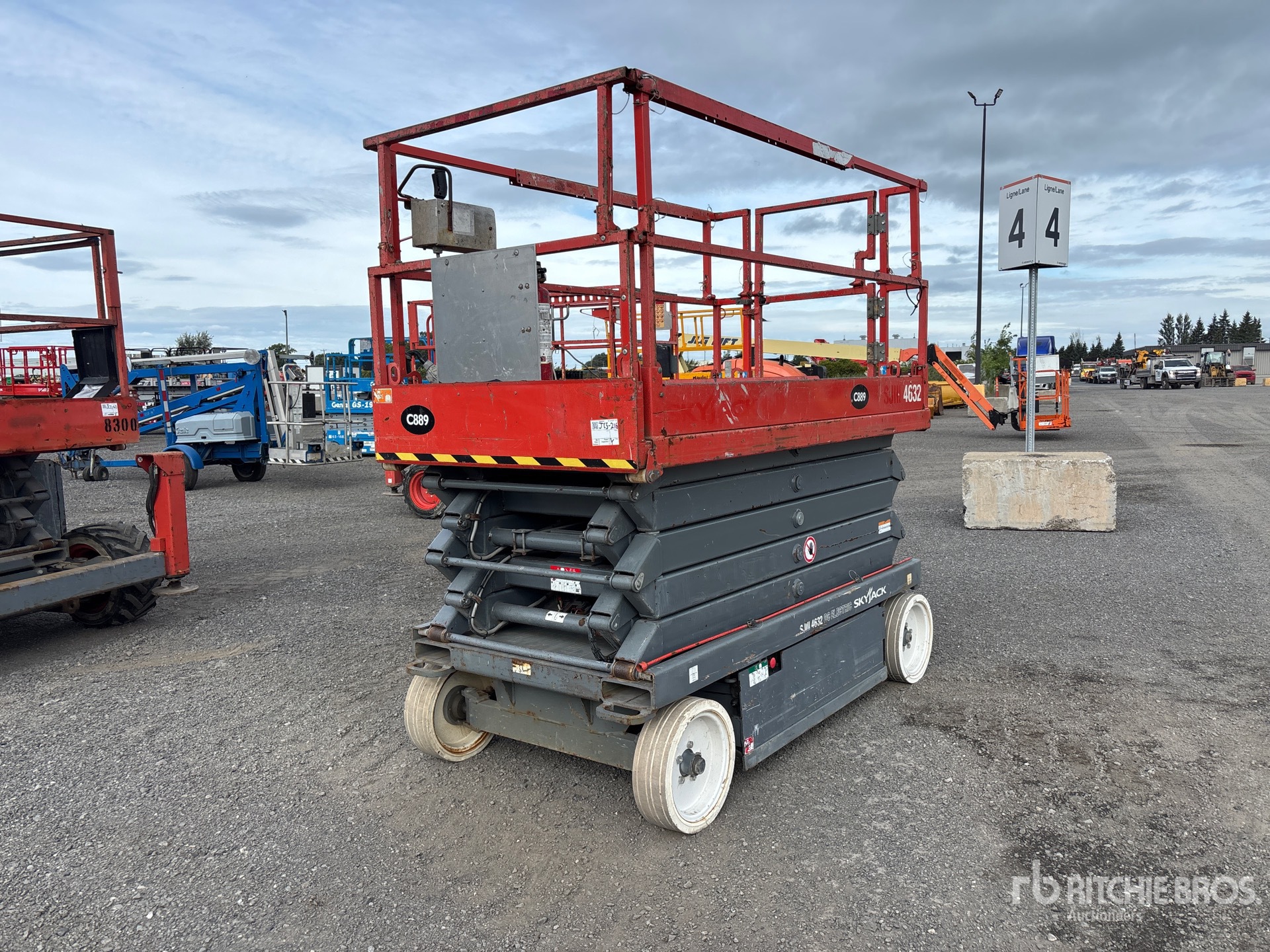 Photo of 2013 Skyjack SJIII4632