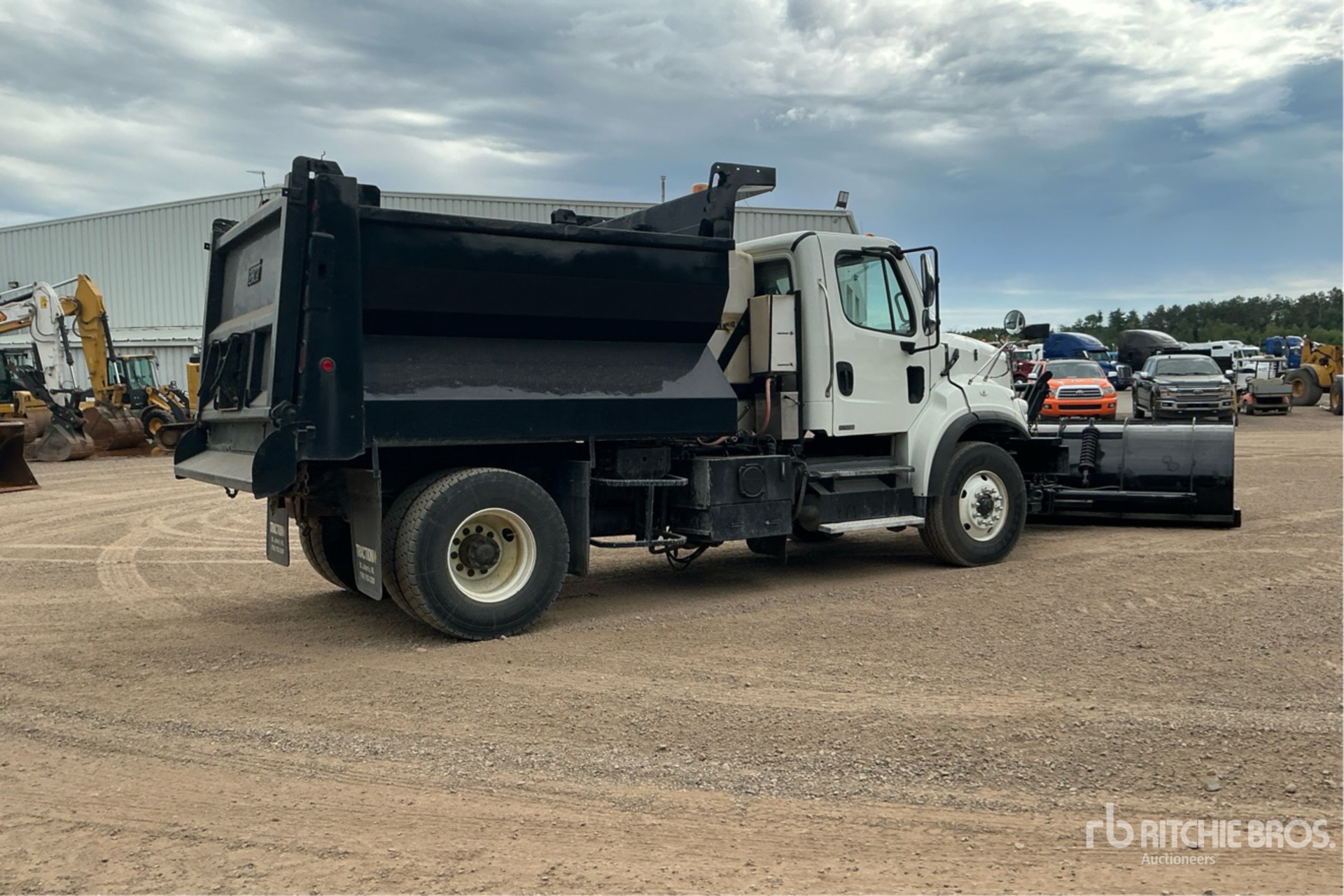 2012 Freightliner M2 106