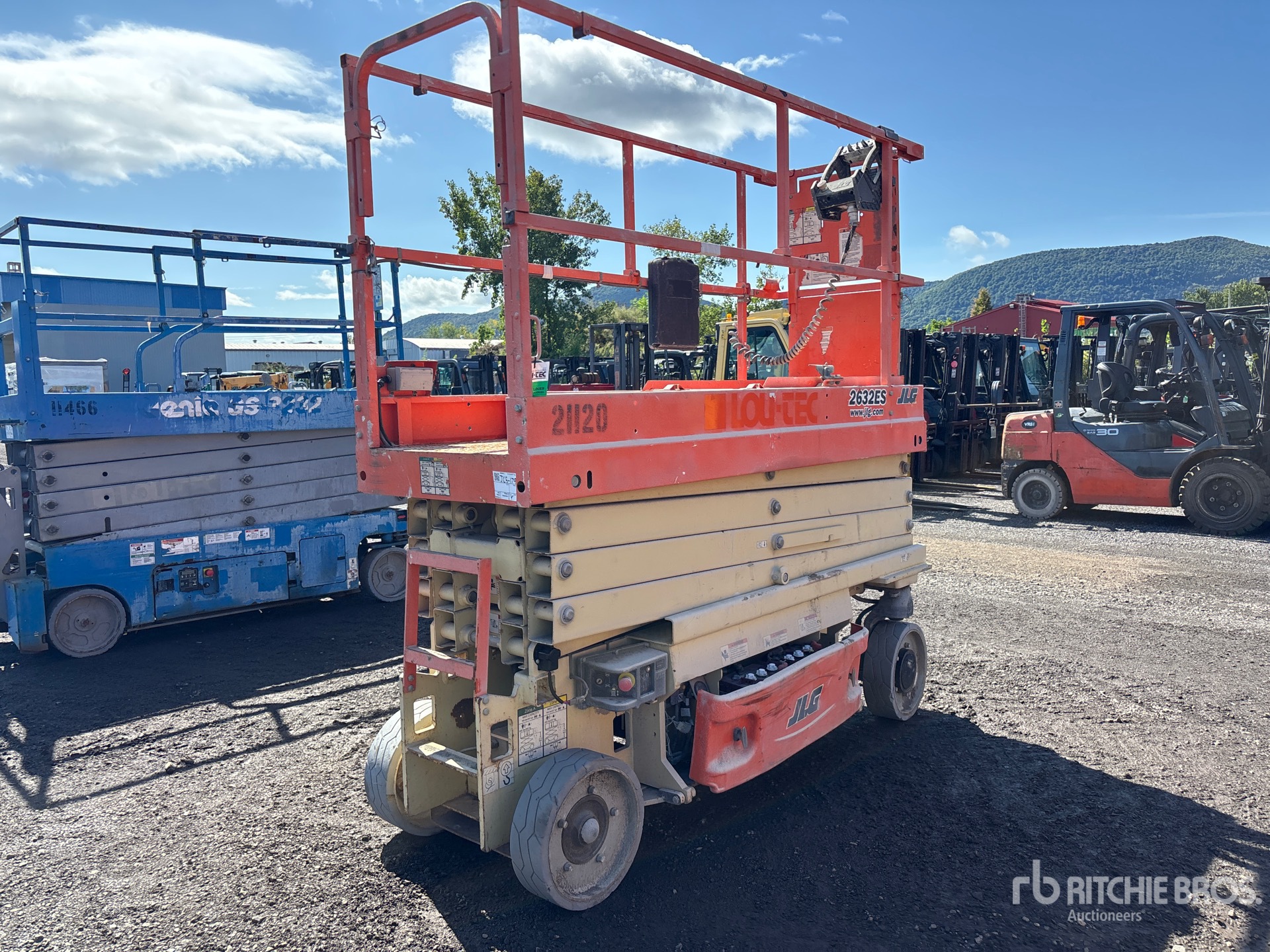 2016 JLG 2632ES