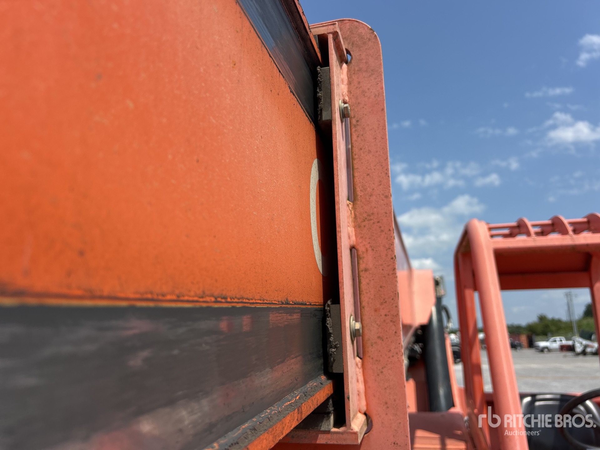 2007 JLG 8042