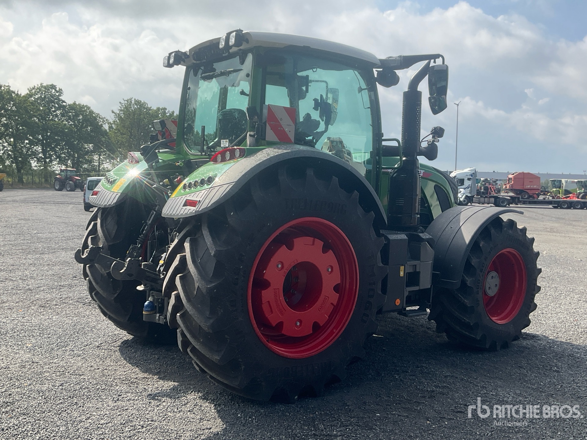General Appearance with Picture, Right Rear Corner