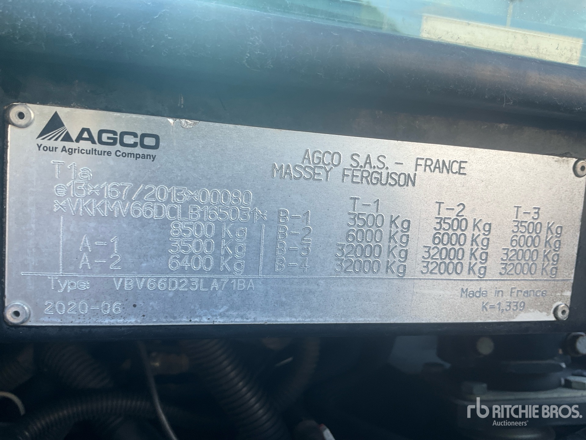 2020 Massey Ferguson 5713S DYNA-4