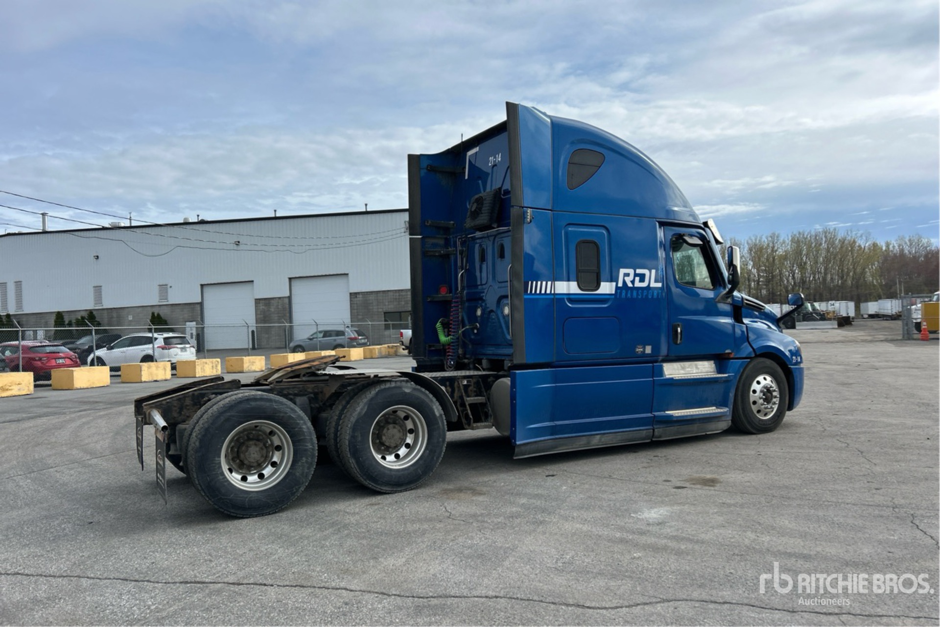 2021 Freightliner CASCADIA 126