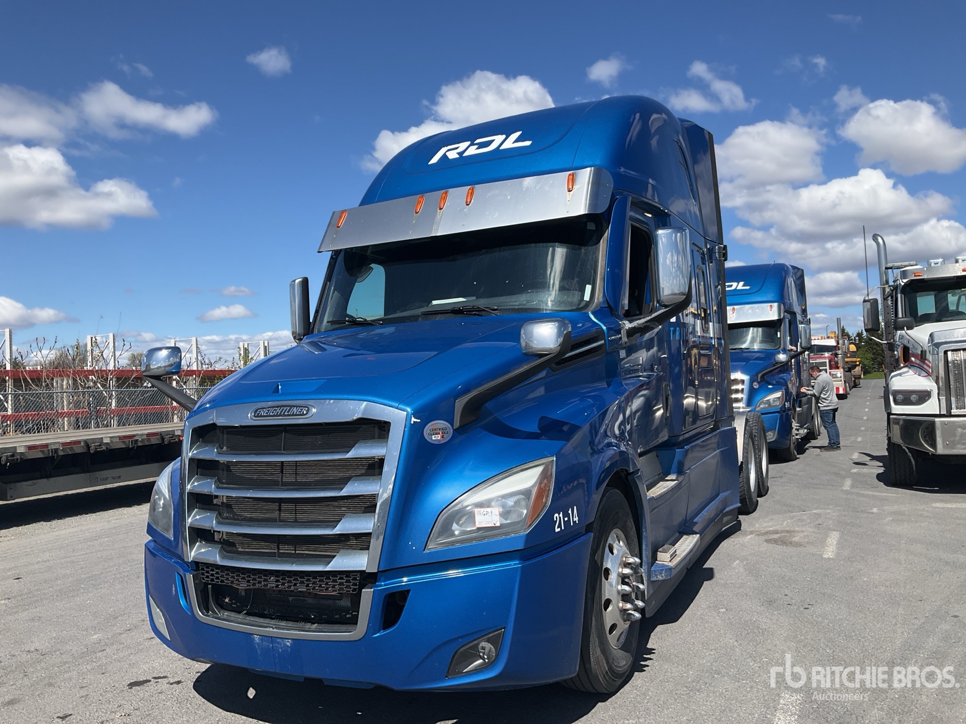 2021 Freightliner CASCADIA 126