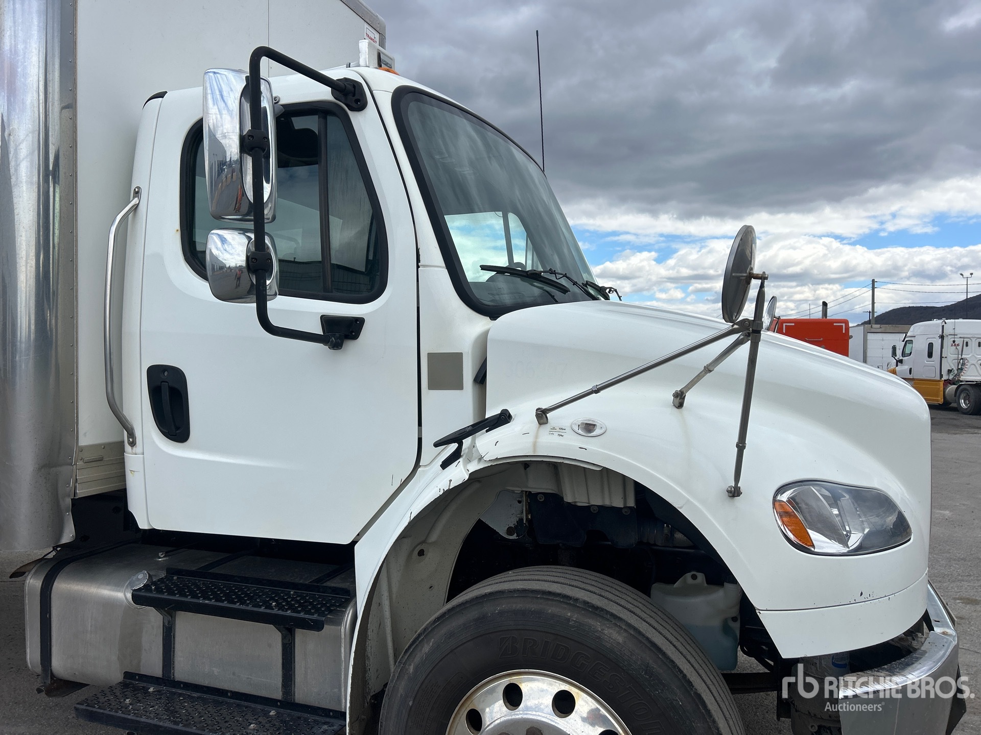 2020 Freightliner M2 106