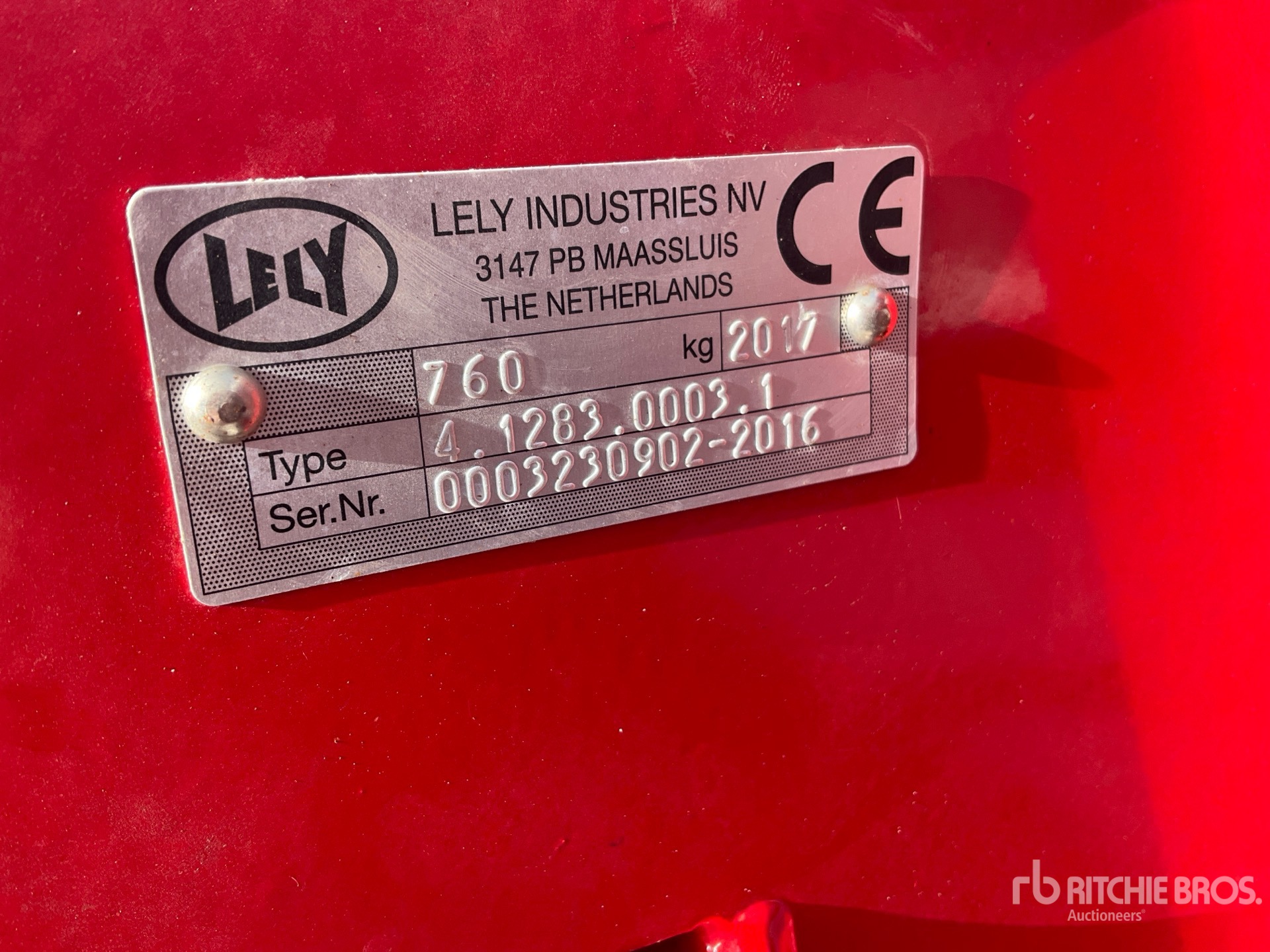 2017 Lely 320F
