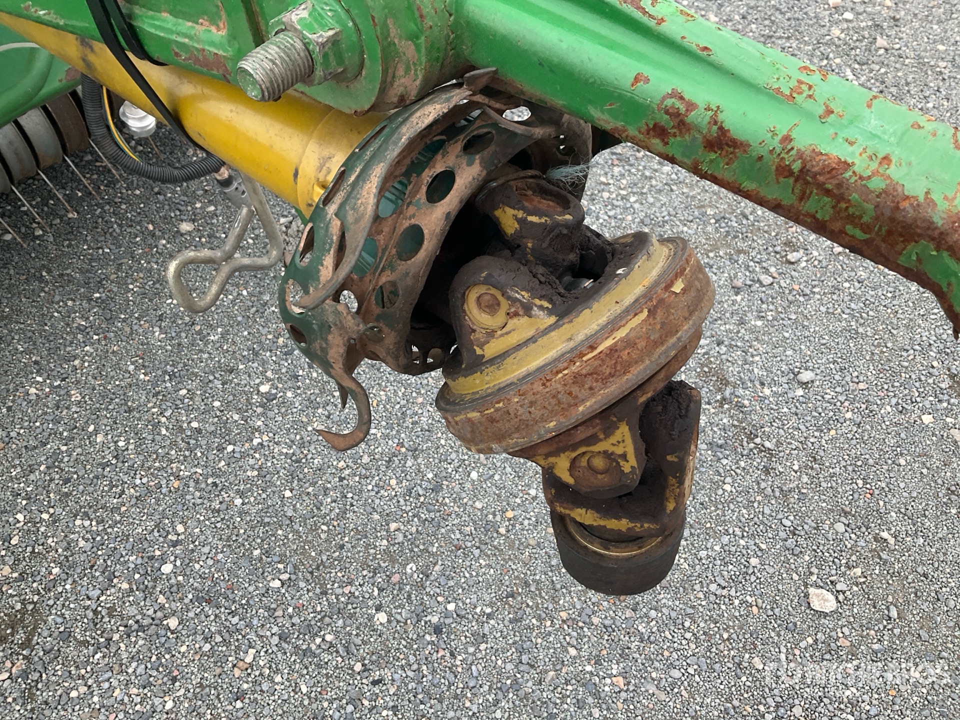 2006 John Deere 592