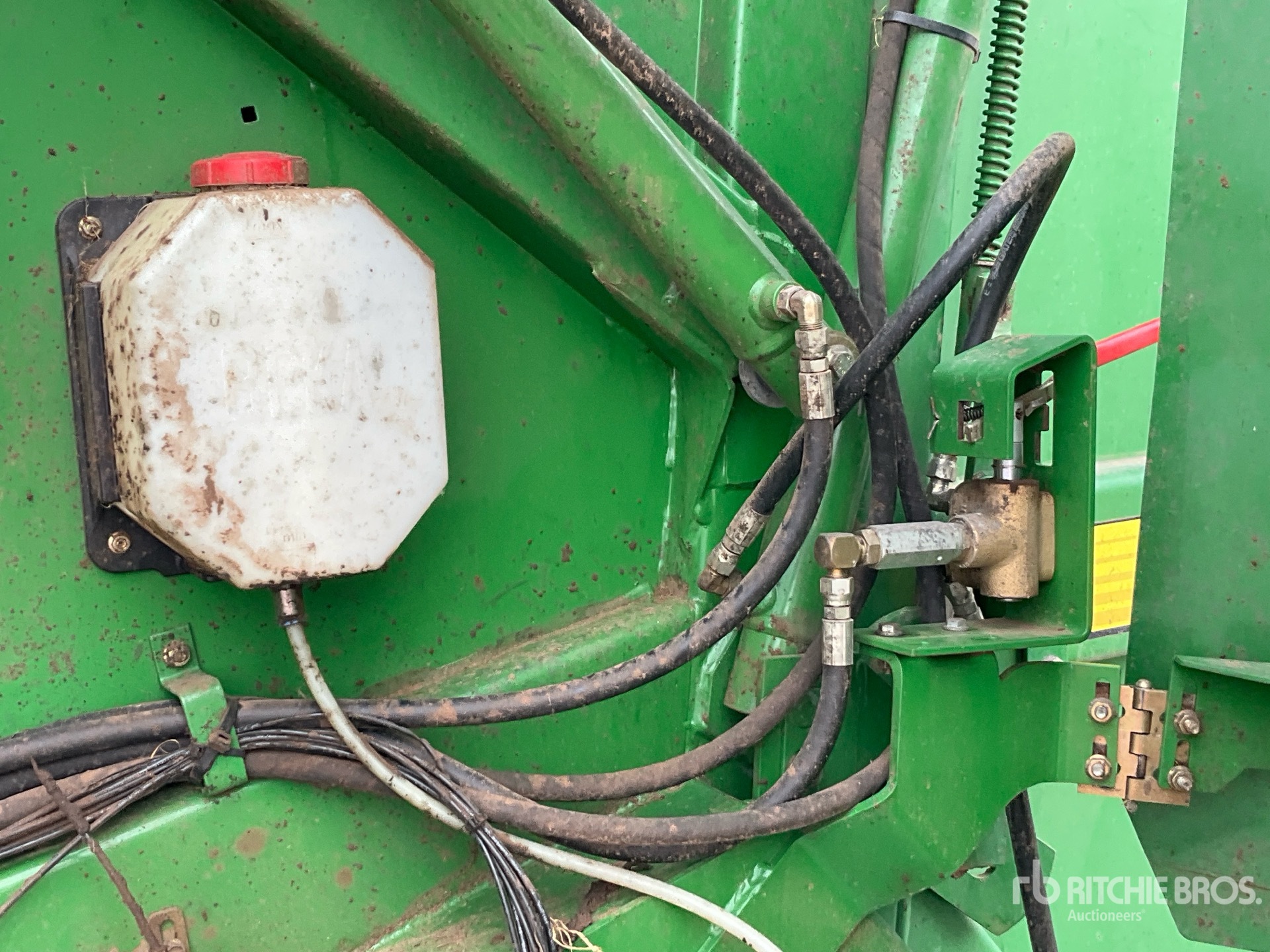 2006 John Deere 592