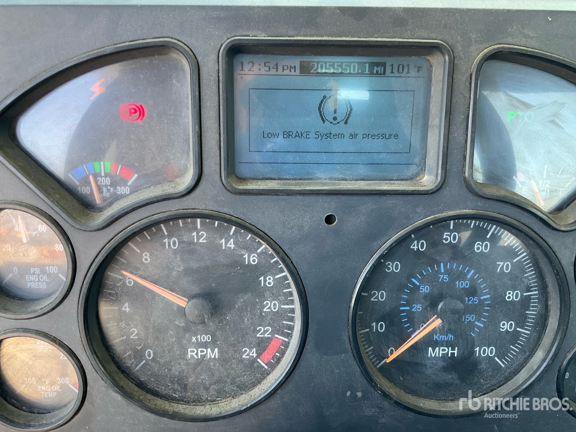 2009 Mack GU813