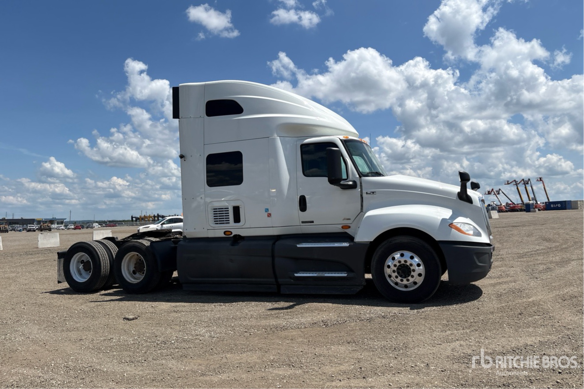 2018 International LT625
