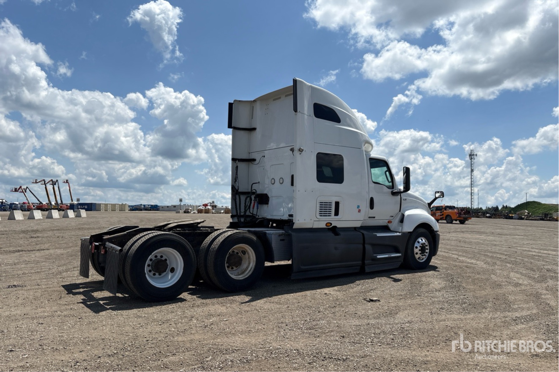 2018 International LT625