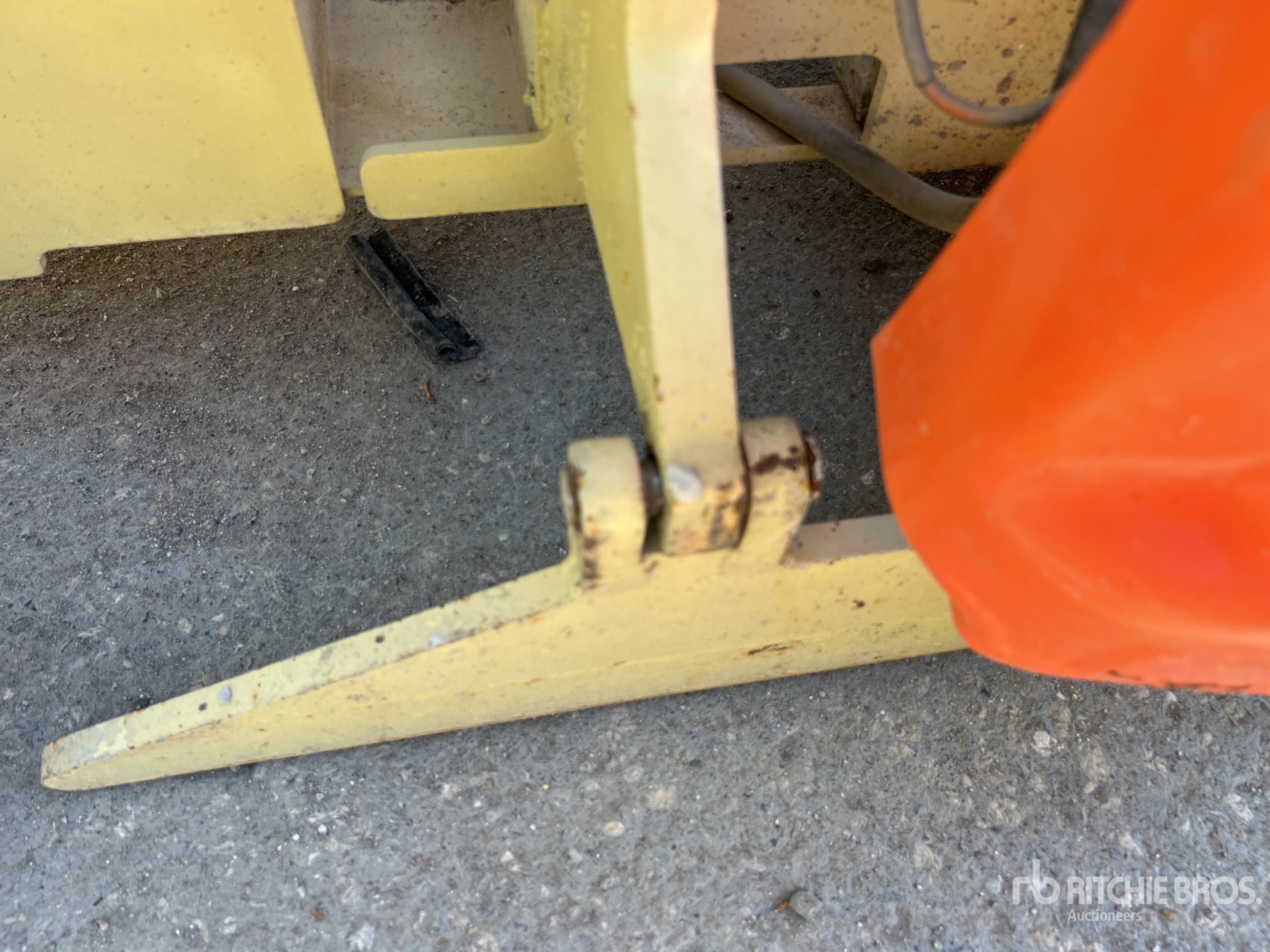 2012 JLG 3246ES