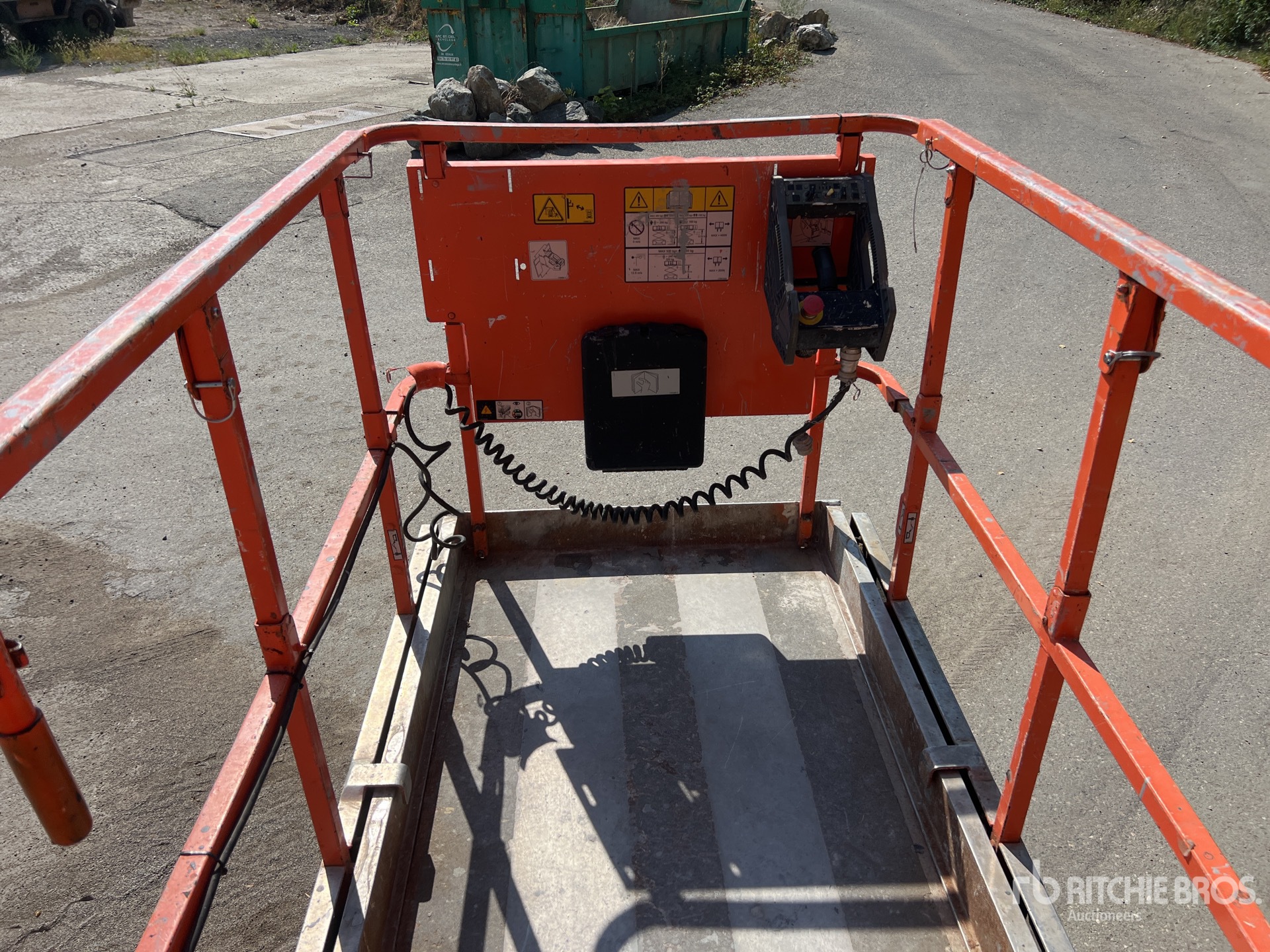 2012 JLG 3246ES