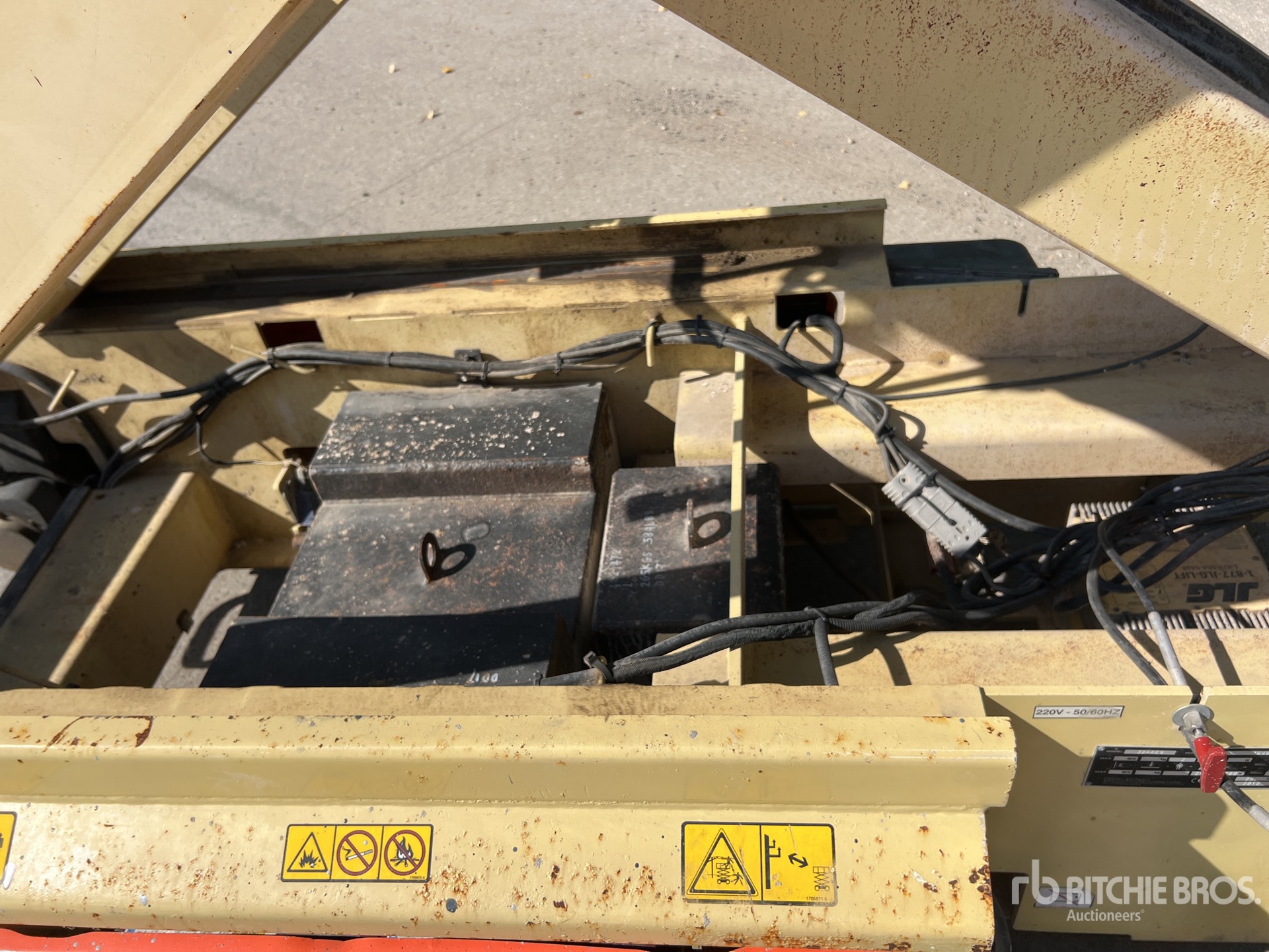 2012 JLG 3246ES